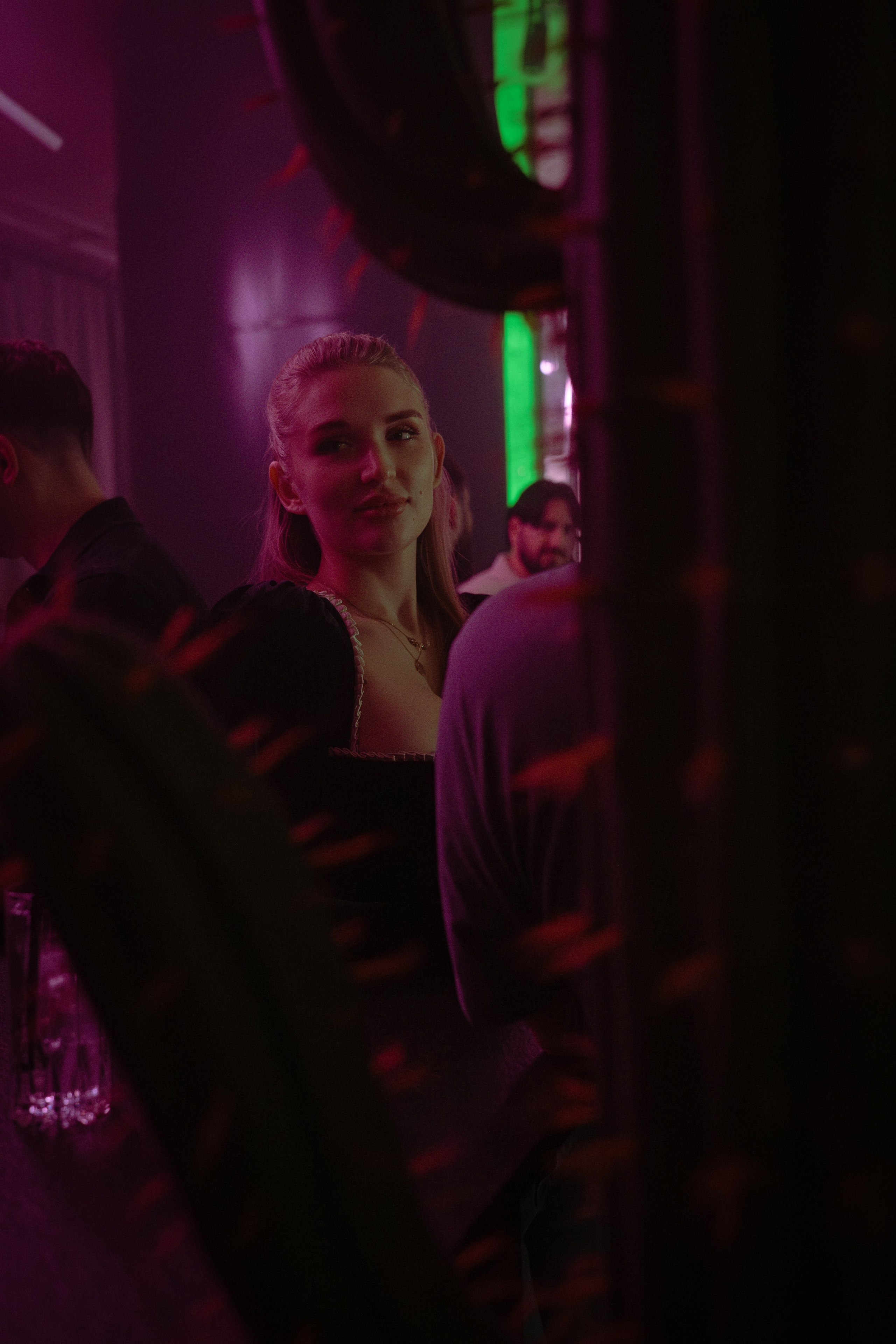 Вечеринка OSNOVATELI.LIVE репортажный фотограф Саша Дружинина. Репортажный фотограф в Москве Саша Дружинина