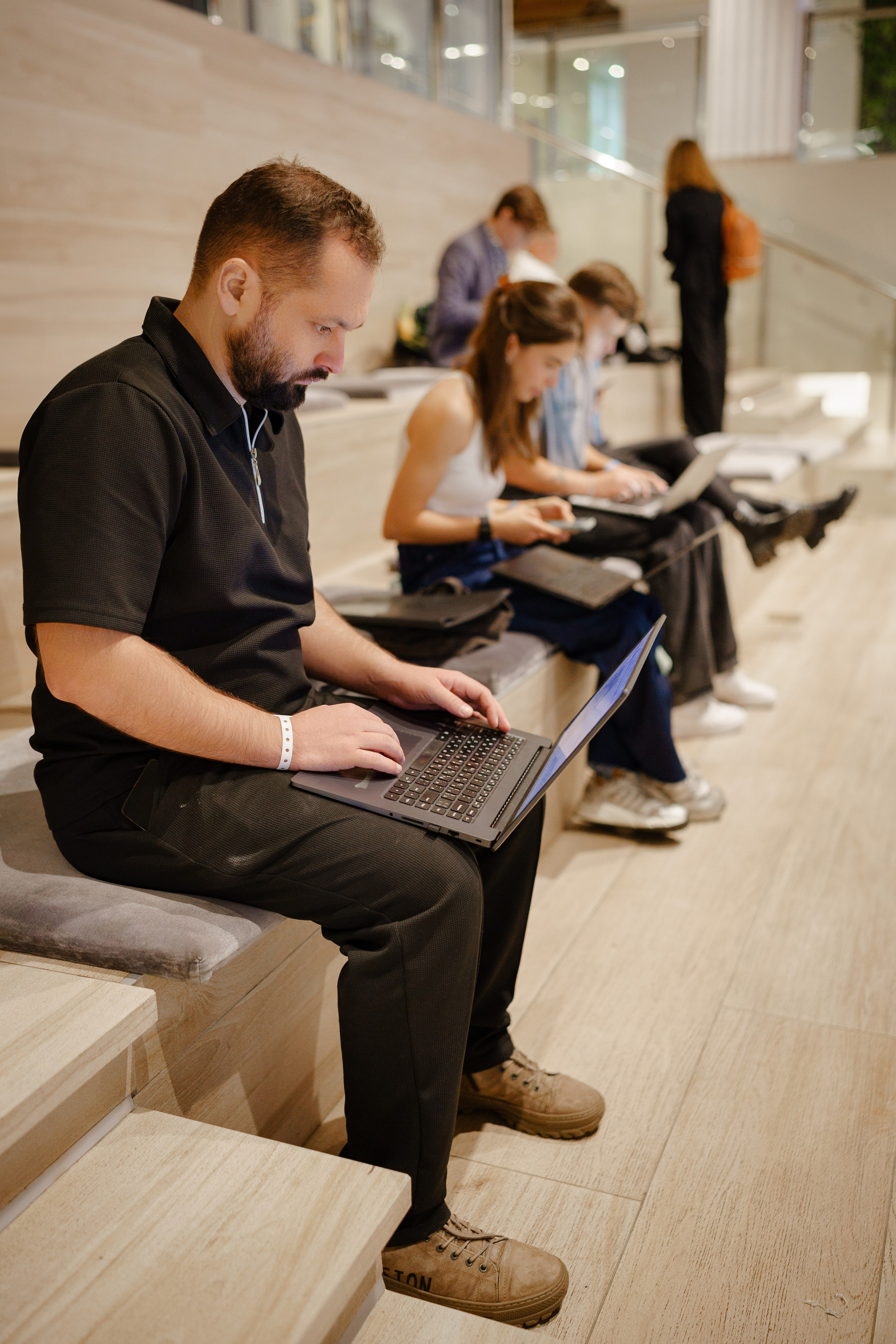 Репортажный фотограф на конференцию в Москве. Репортажный фотограф в Москве Саша Дружинина
