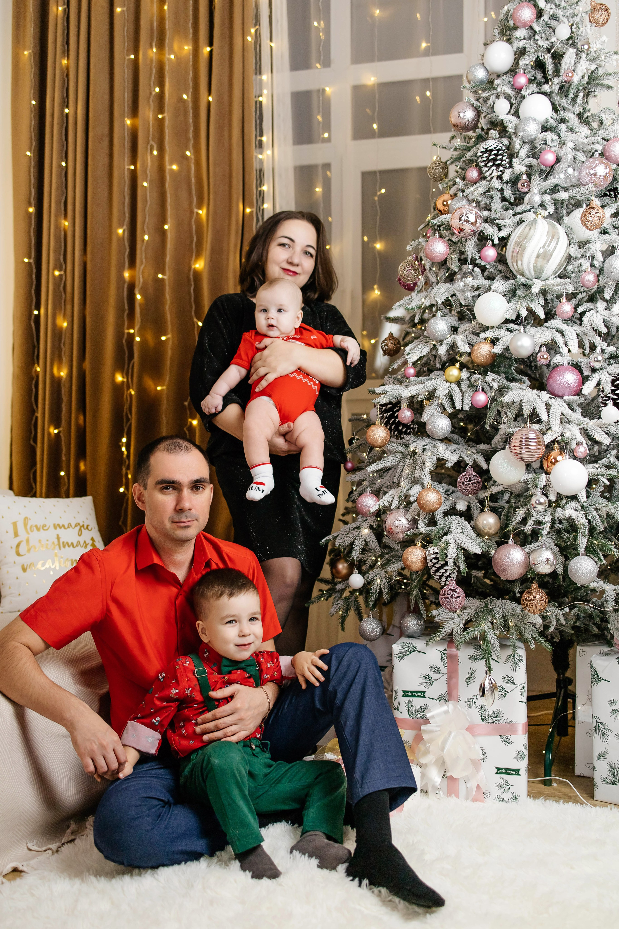 Семейная фотосессия Елена НГ 2026. Женский фотограф в Оренбурге Ирина Заводчикова