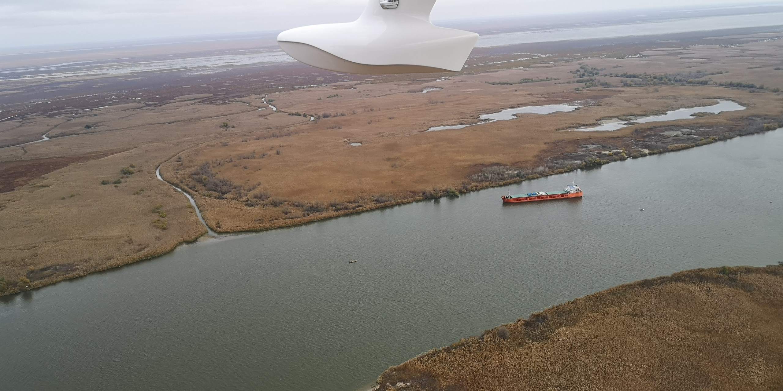 Каспийское море (наука на Ла-8) (2021 г.). Фотоальбом показывающий увлекательный мир авиации и мир медведей Андрея Иванова