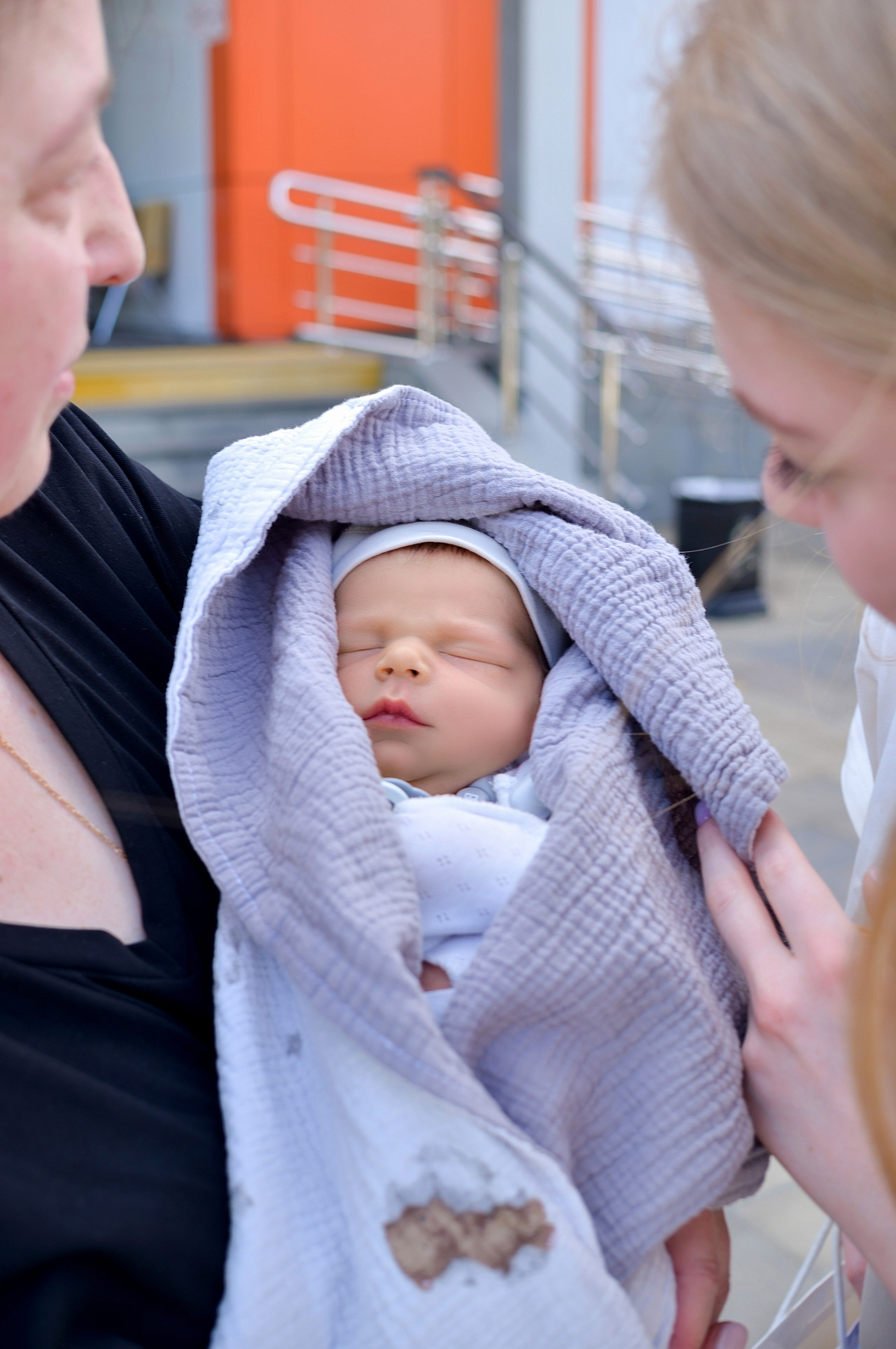 Выписка из роддома Краснодар. Фотограф новорожденных Краснодар Малышенко Надежда