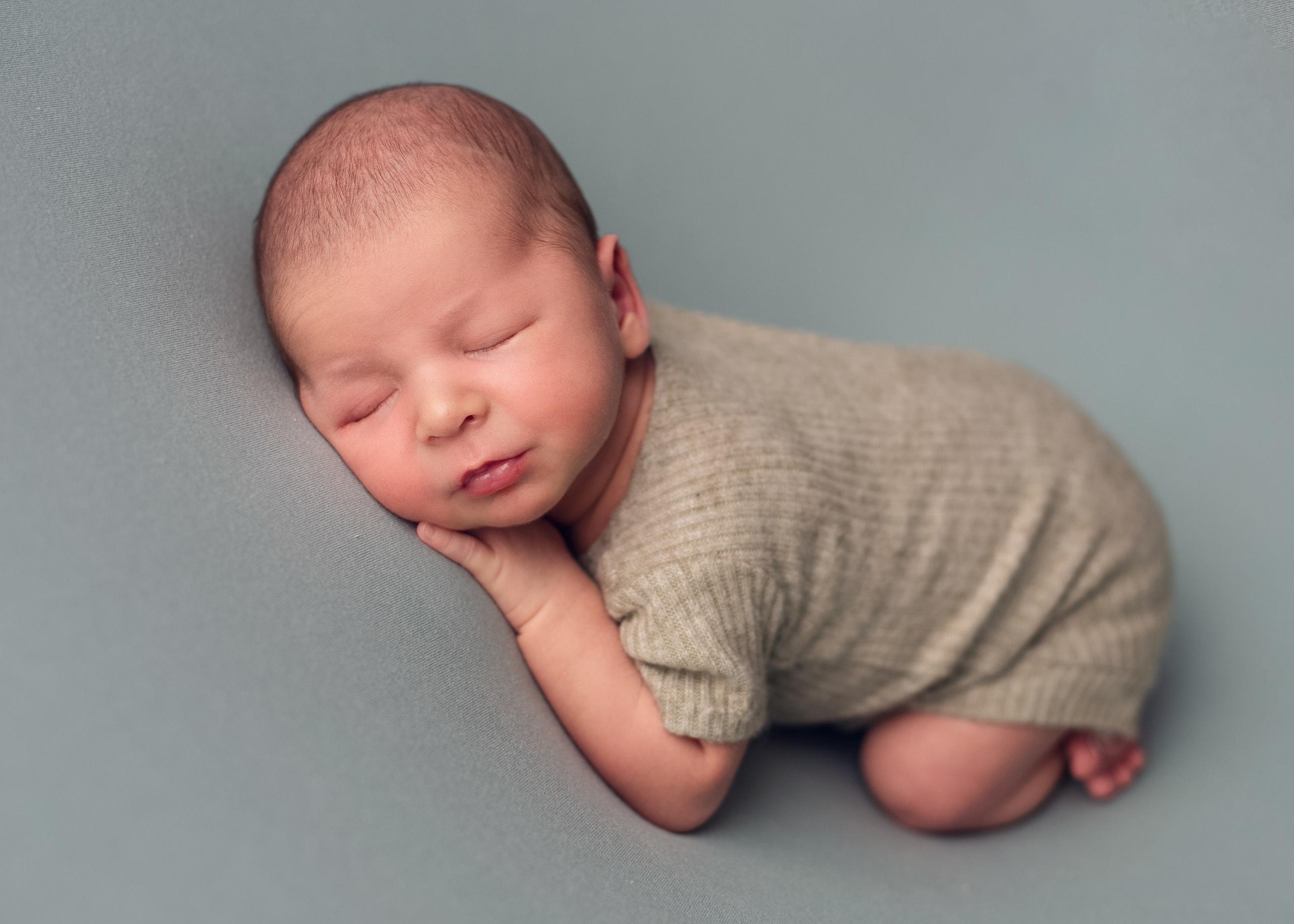 Фотограф новорожденных в г. Россошь Виктория Нечепуренко