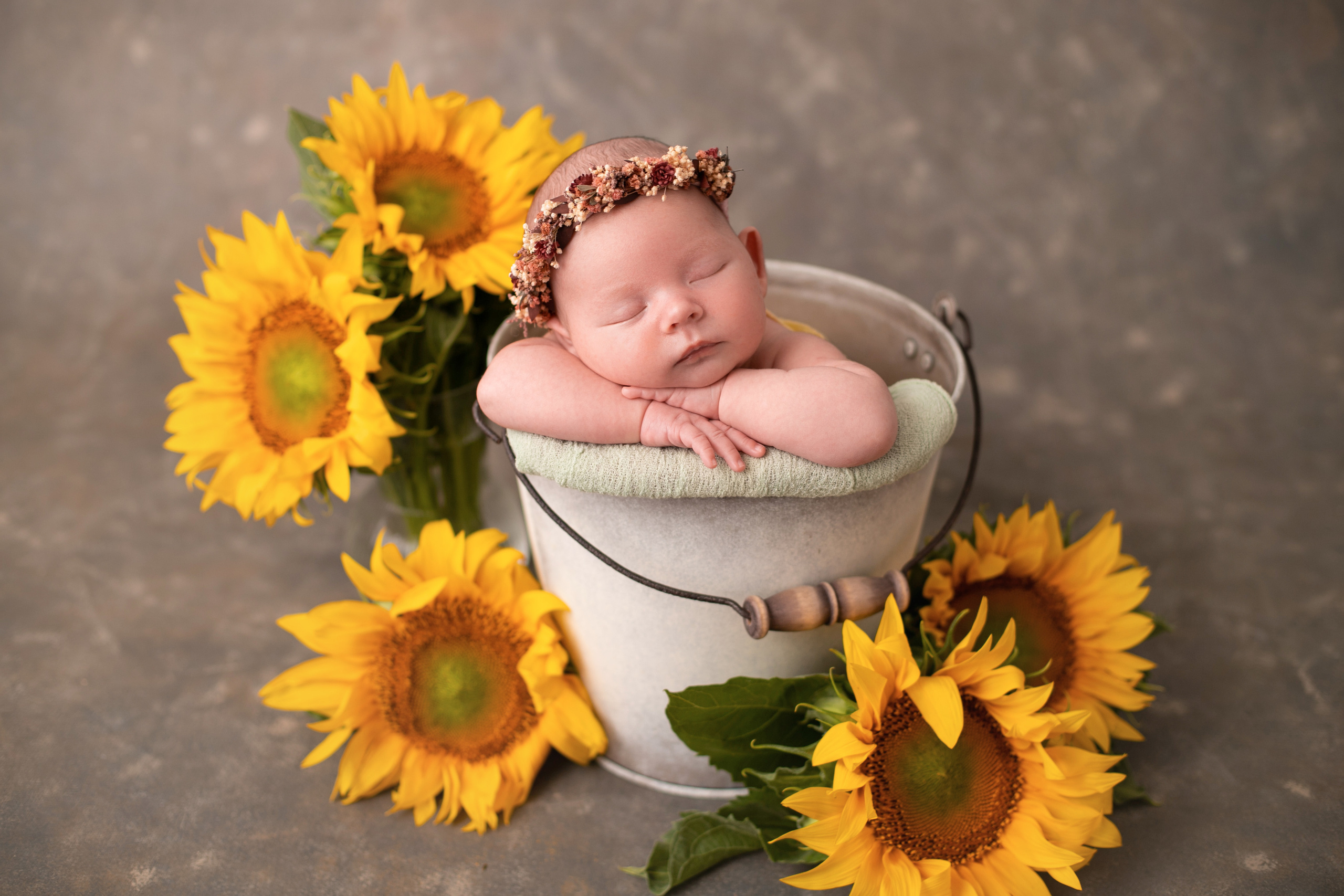 Фотограф новорожденных в г. Россошь Виктория Нечепуренко