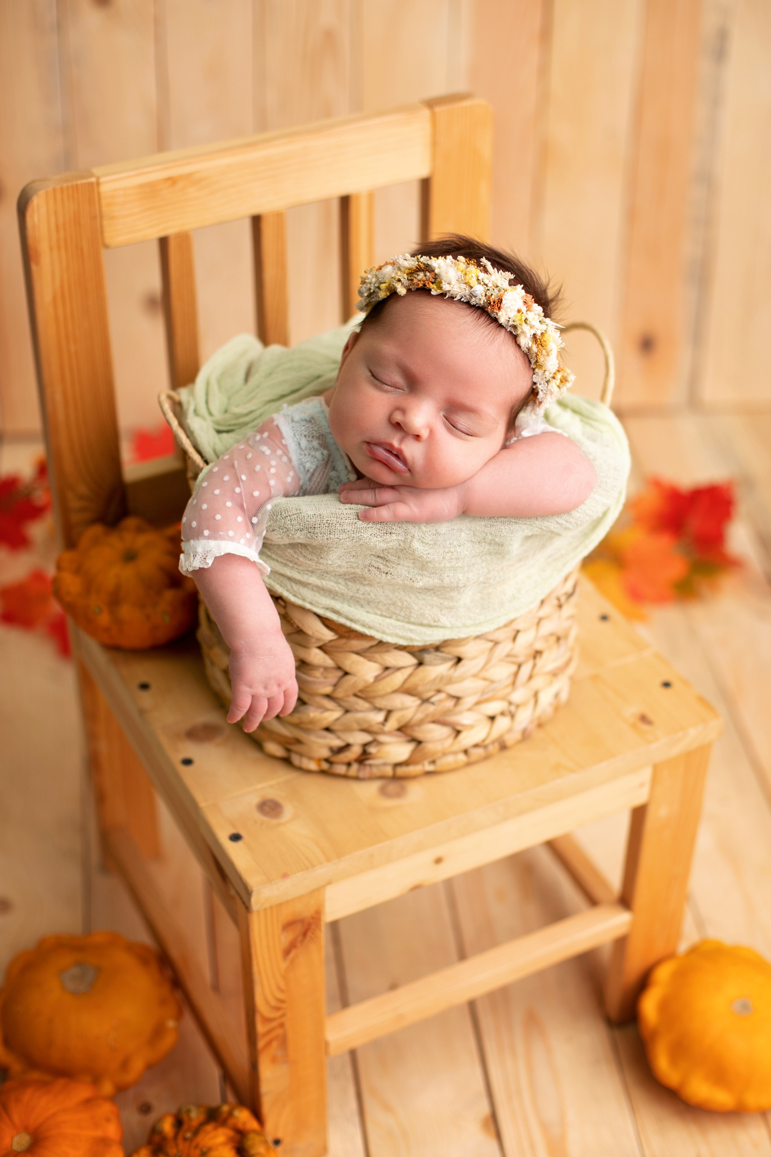 Фотограф новорожденных в г. Россошь Виктория Нечепуренко