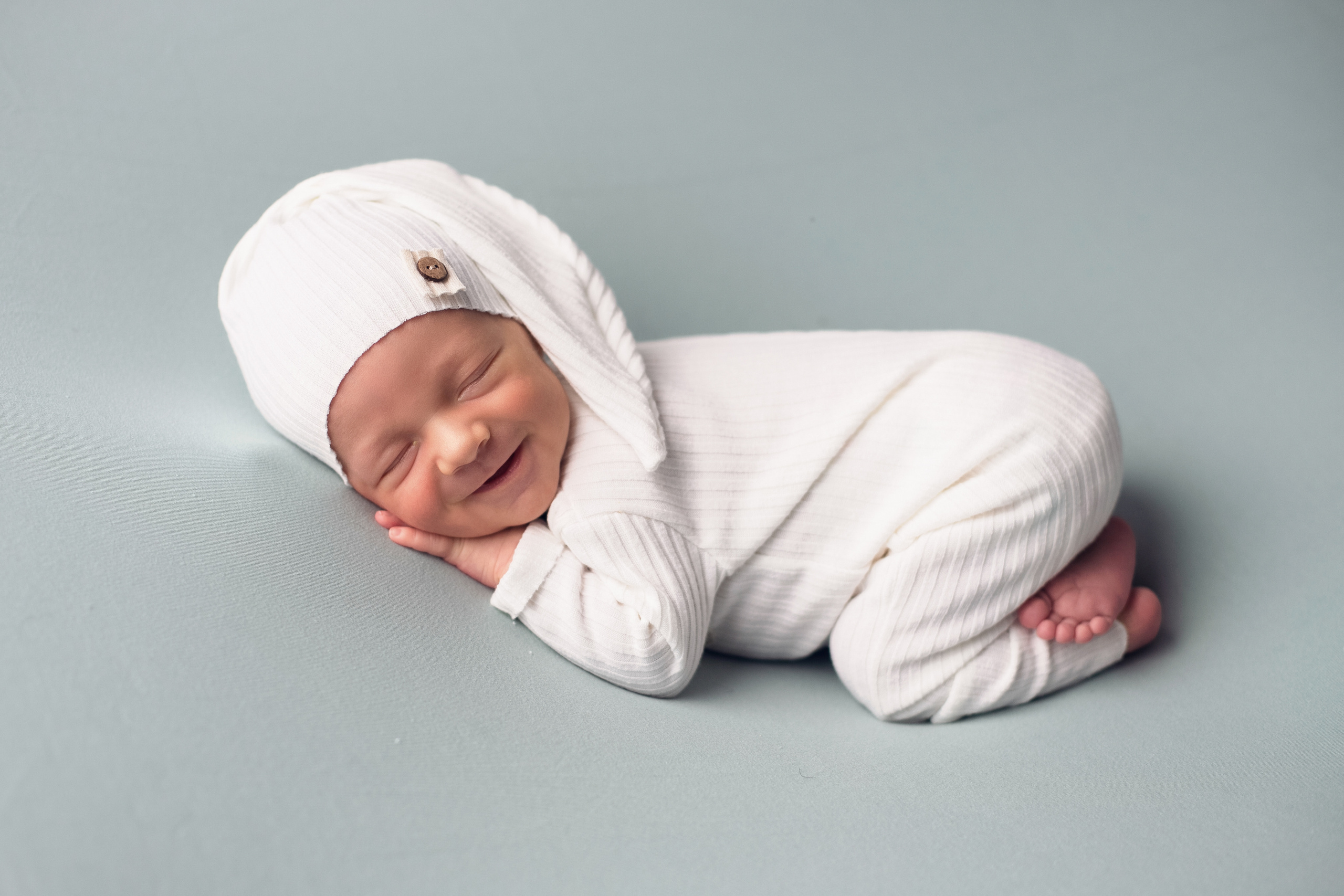 Фотограф новорожденных в г. Россошь Виктория Нечепуренко