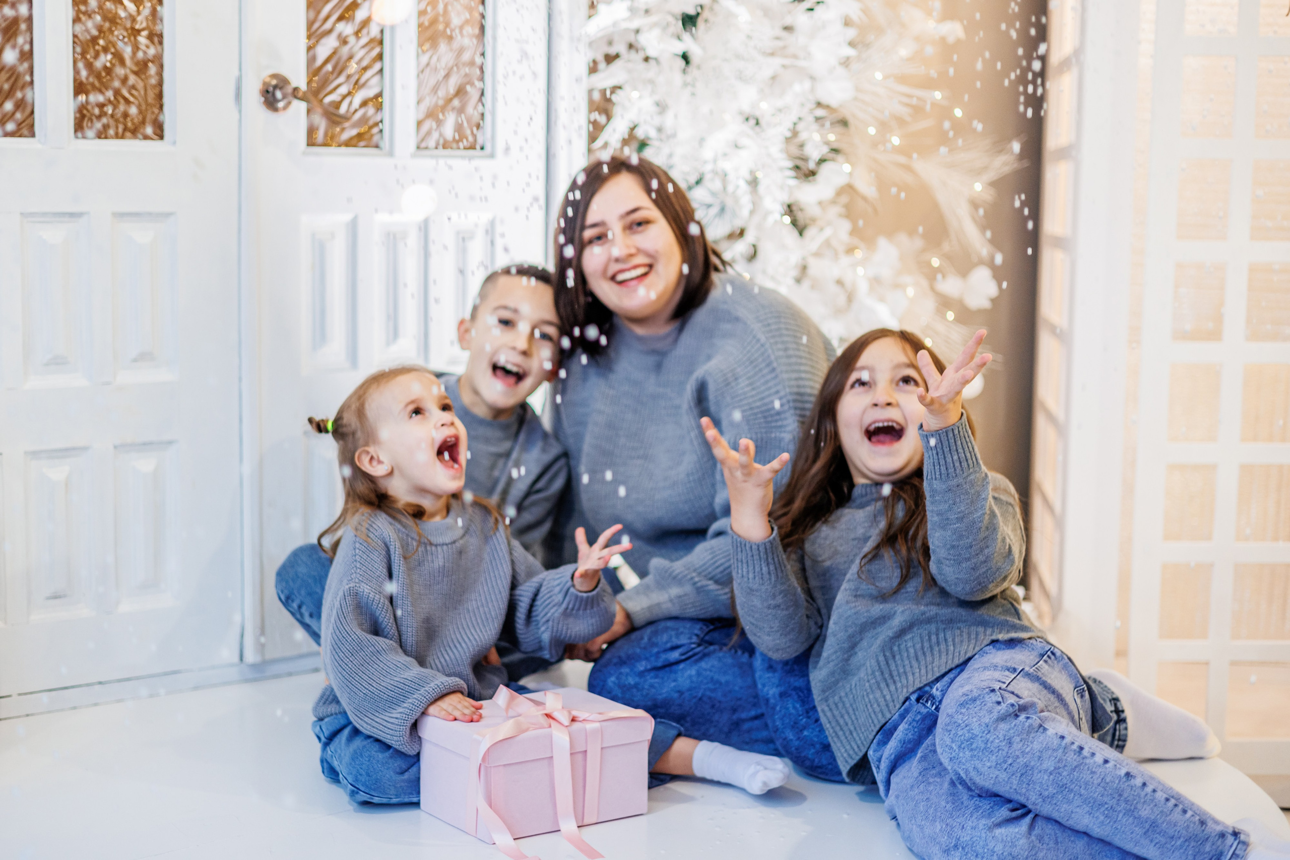 Дарья с детками Новый год25