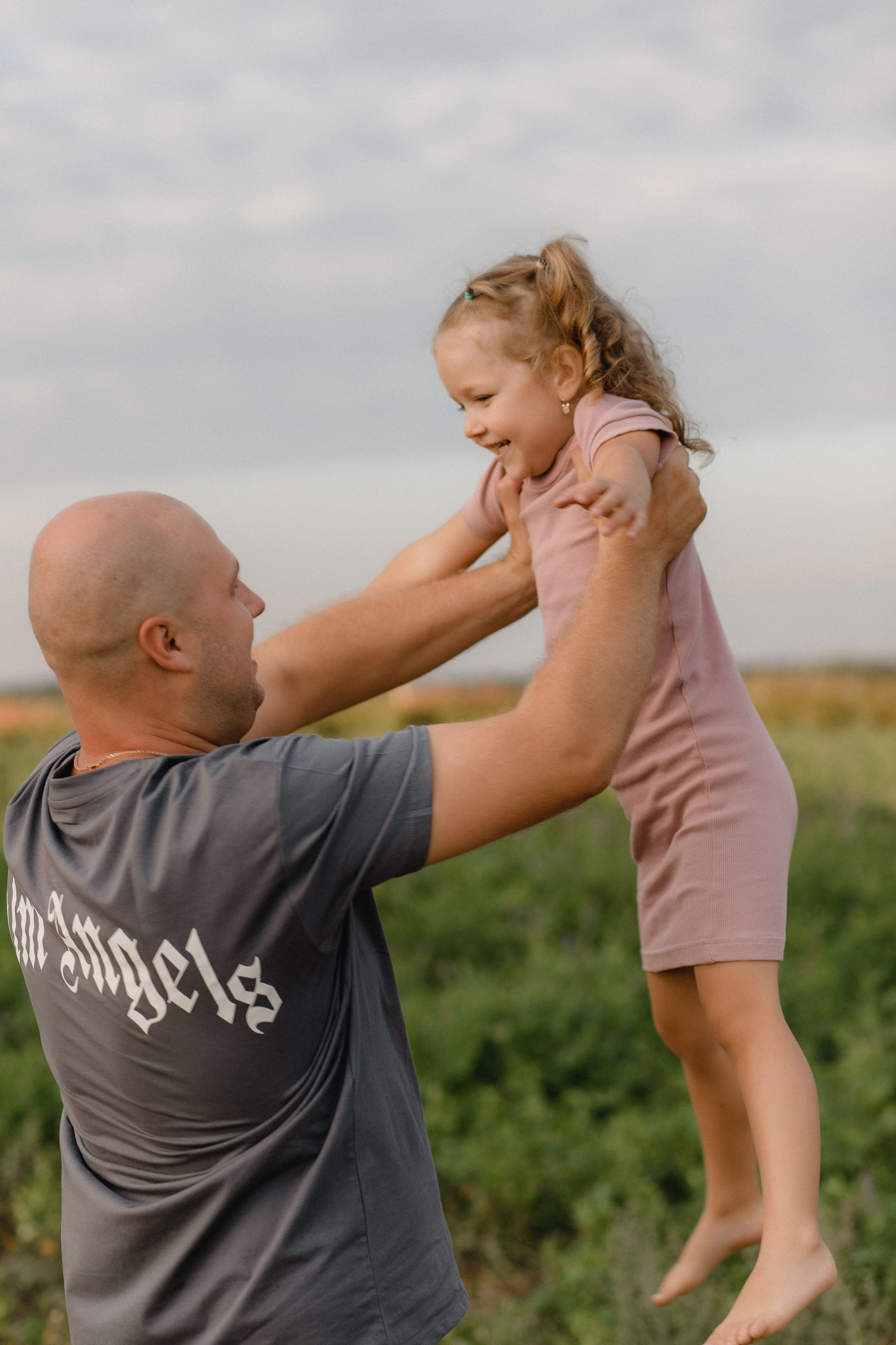 Аня, Вадим и Ева. Главная