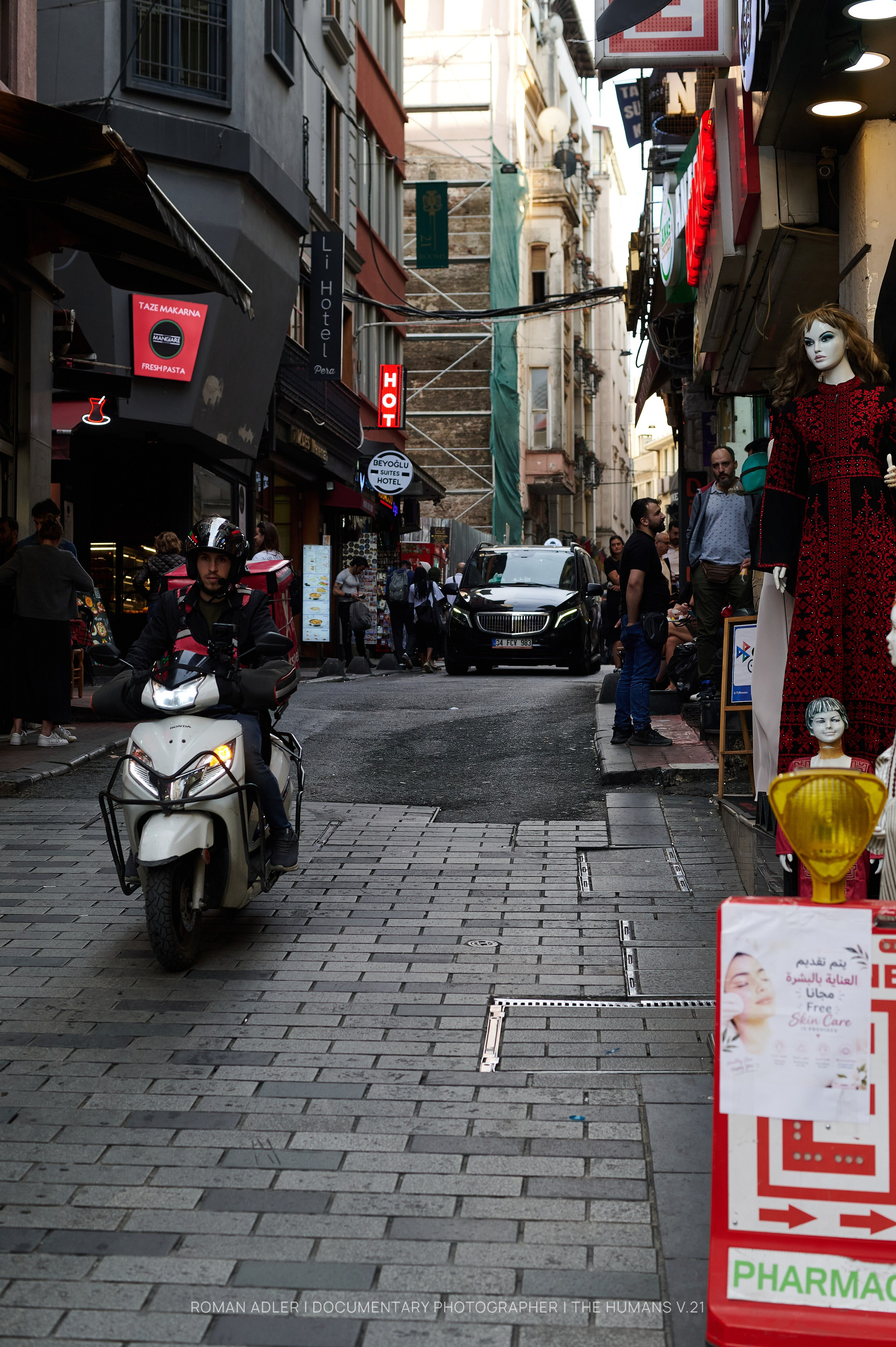 Istanbul Street Photography Festival (ISPF). Roman Adler | Fotógrafo Documental | The Humans v.21