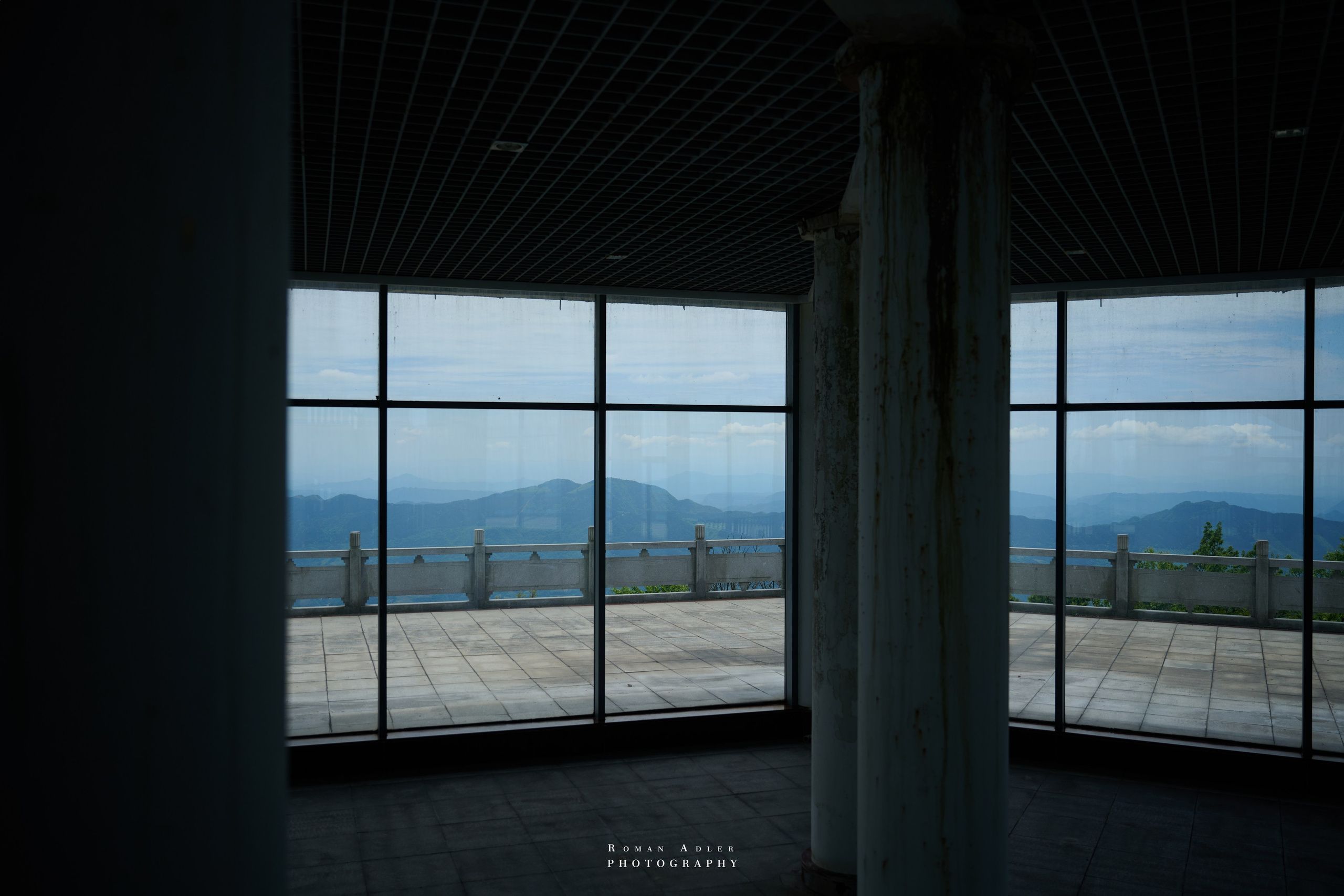 Heaven’s Gate — Zhangjiajie’s Iconic Mountain