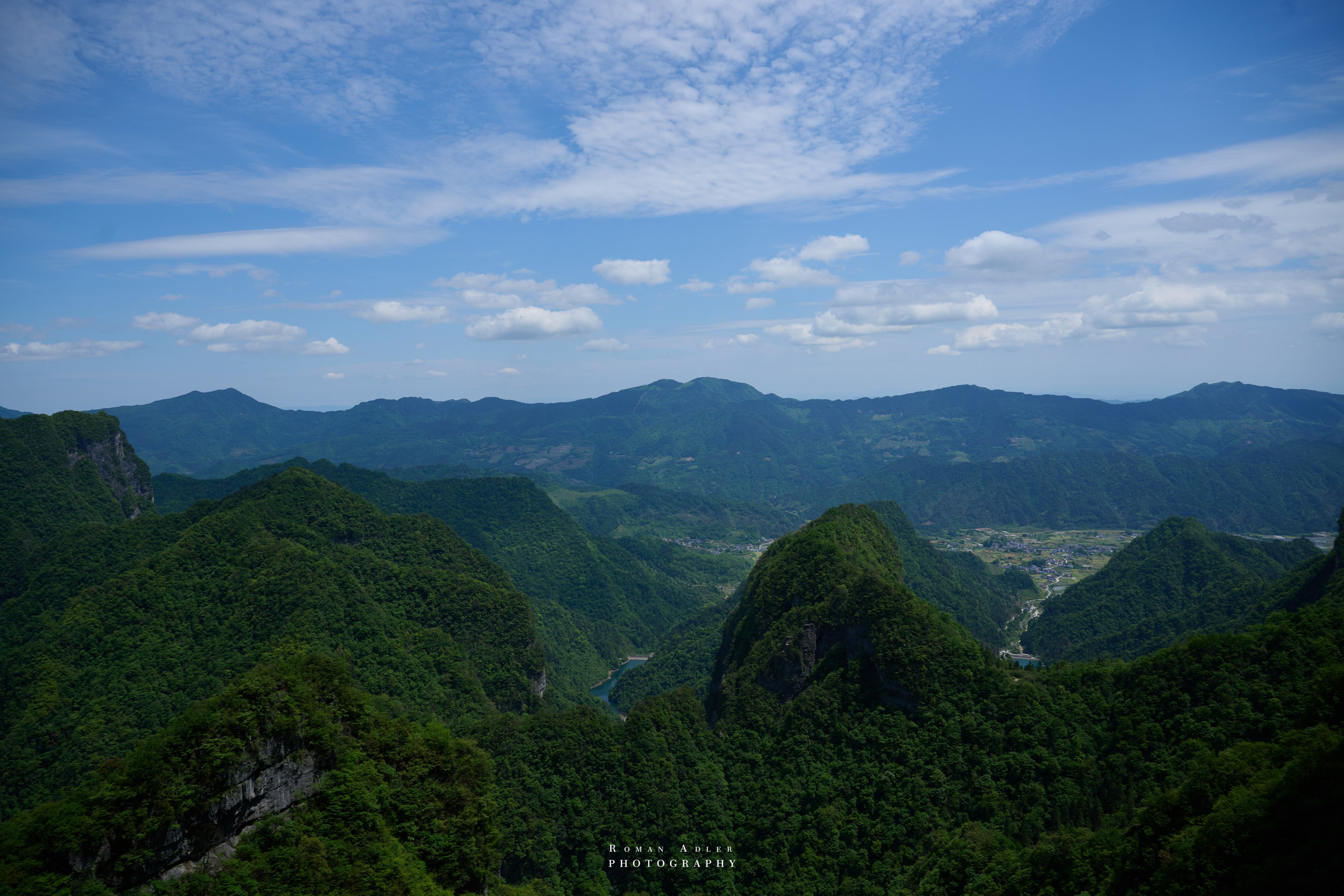 Heaven’s Gate — Zhangjiajie’s Iconic Mountain
