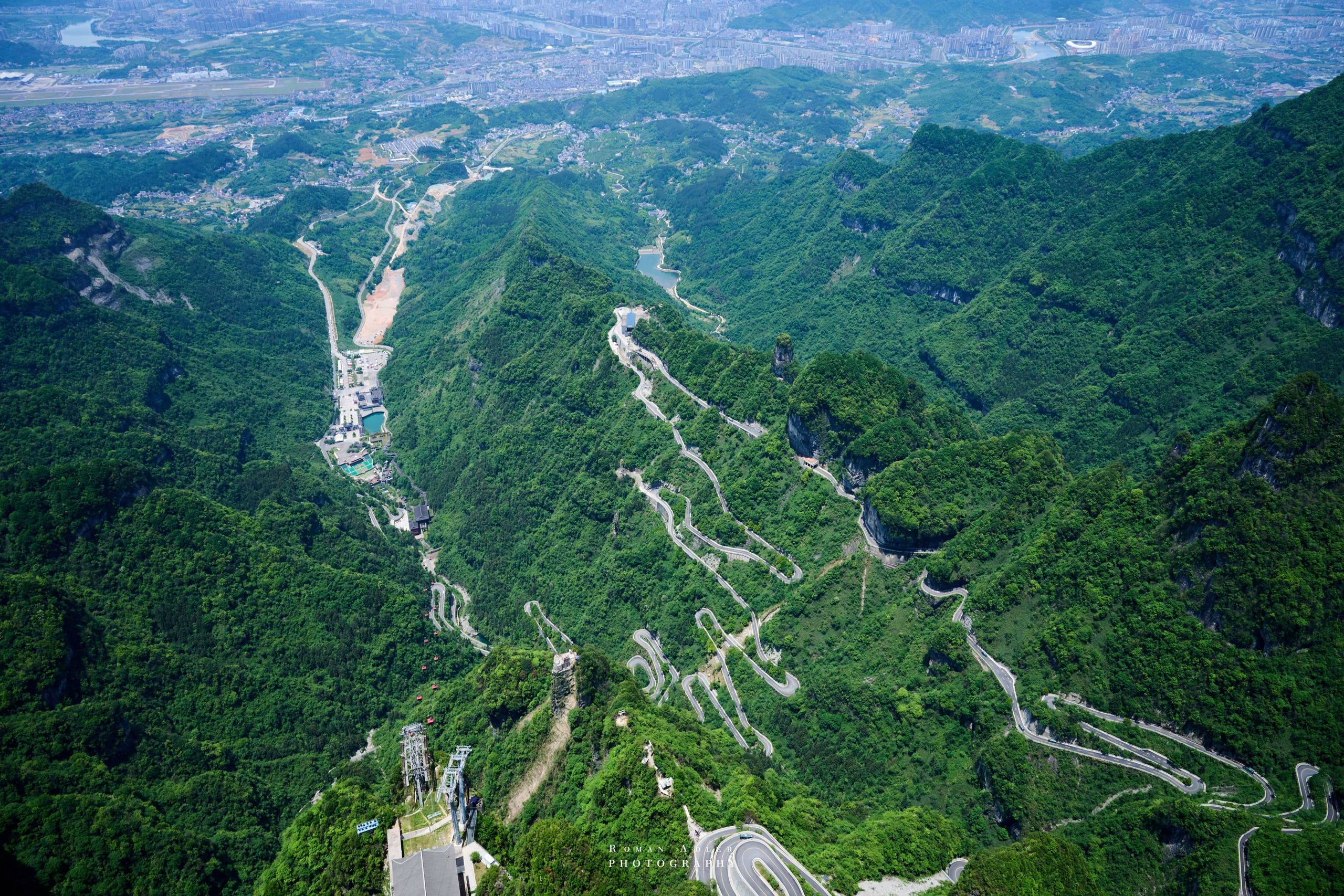 Heaven’s Gate — Zhangjiajie’s Iconic Mountain