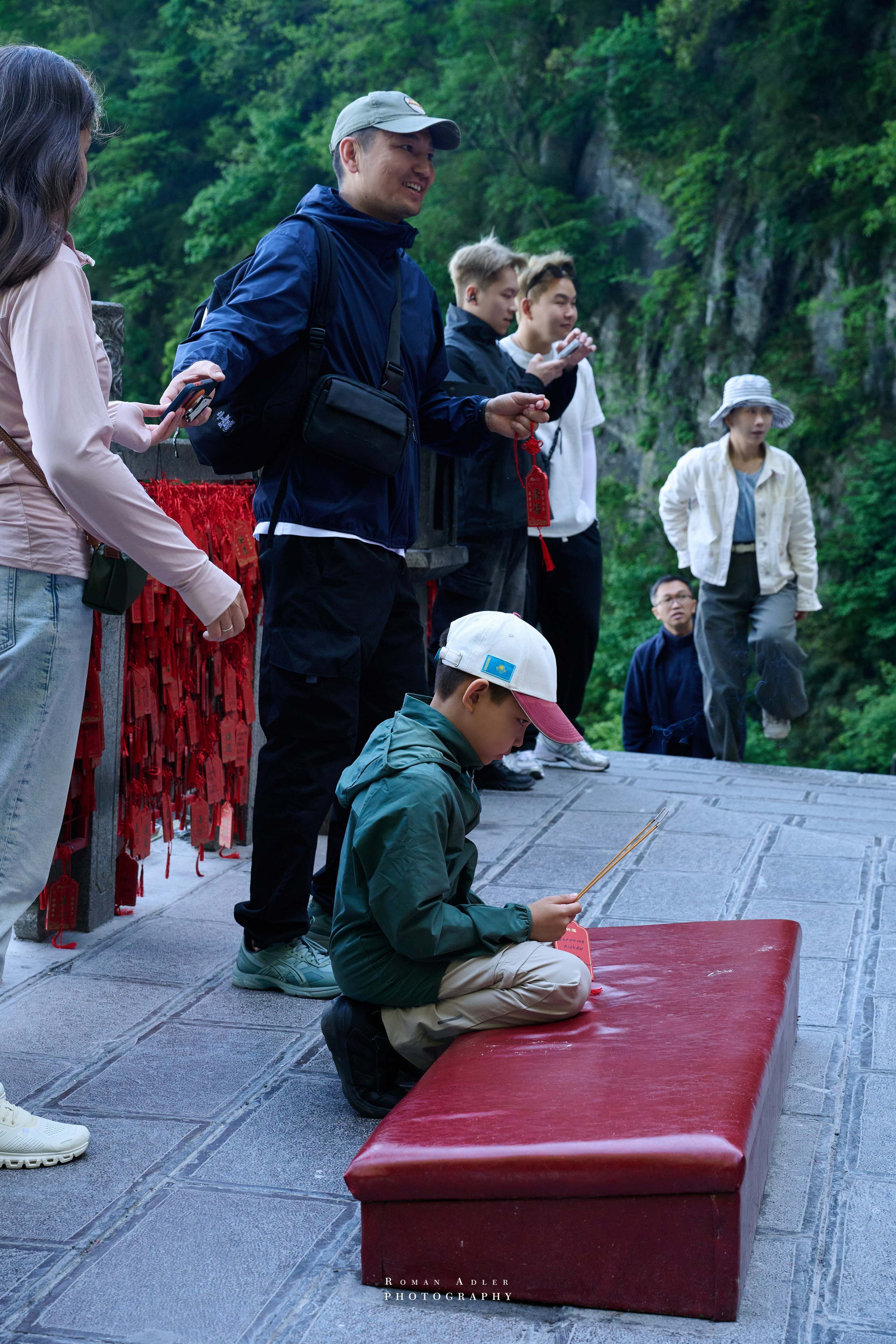 Гора Тяньмэнь (кит. 天门山, Tiānmén Shān). Photographer Roman Adler