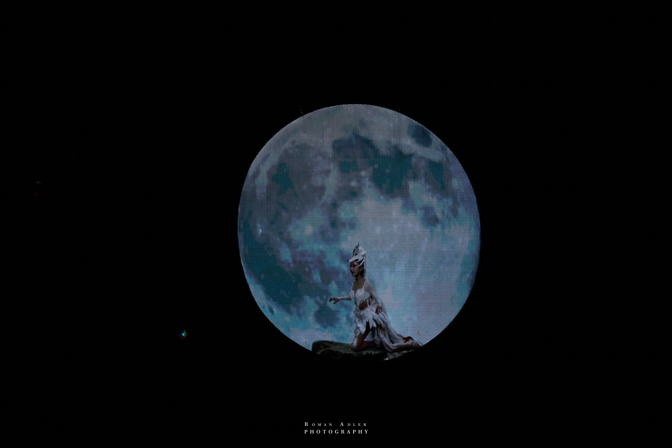 Театр Лисы. 摄影师罗曼·阿德勒