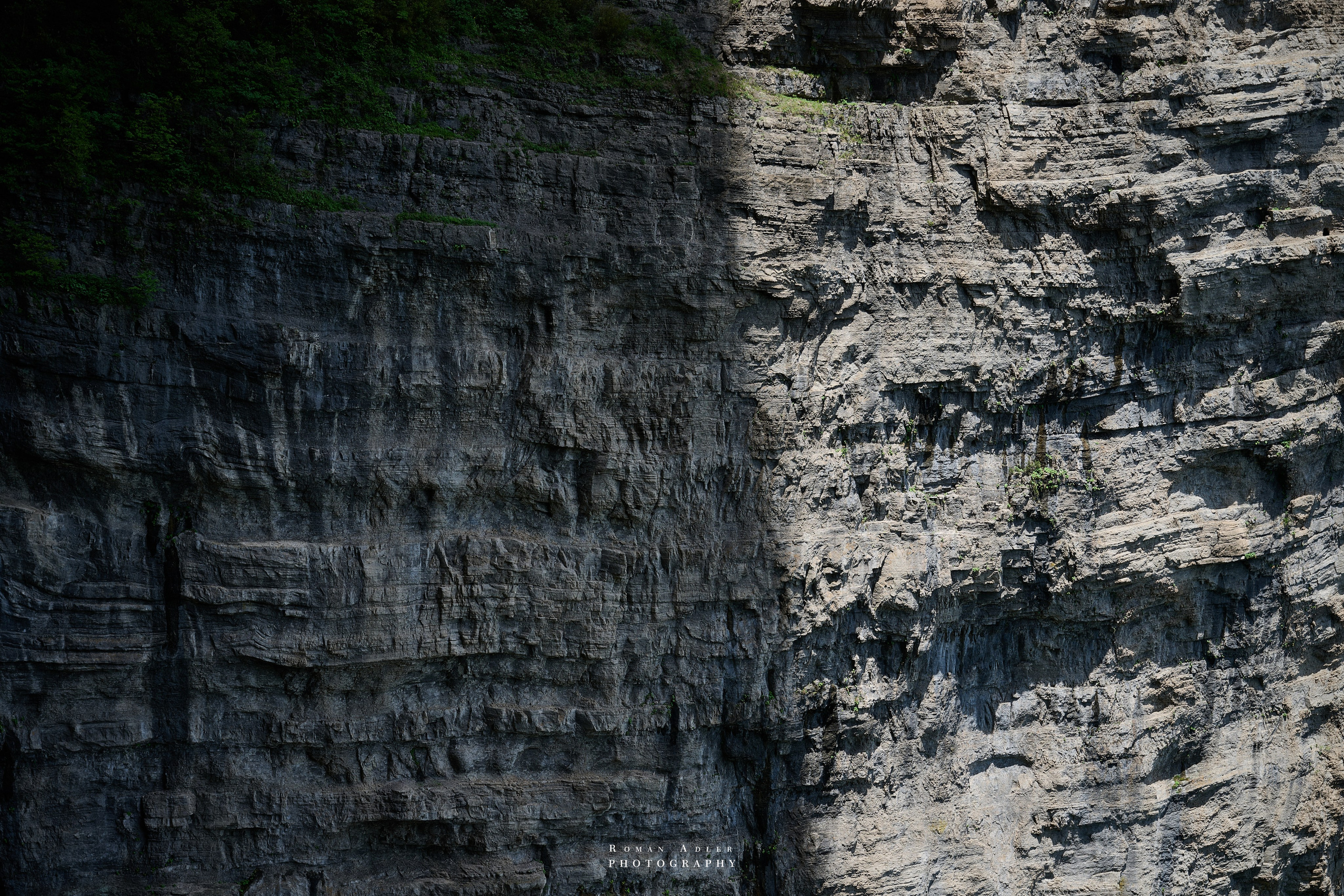 Heaven’s Gate — Zhangjiajie’s Iconic Mountain