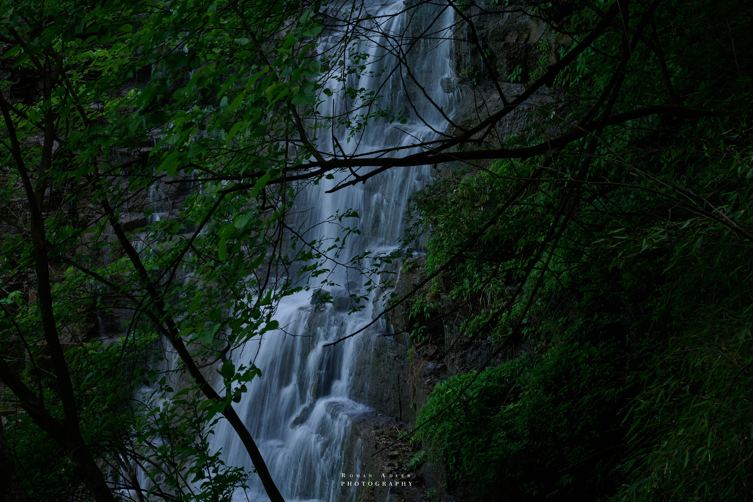 Гора Тяньмэнь (кит. 天门山, Tiānmén Shān). Photographer Roman Adler