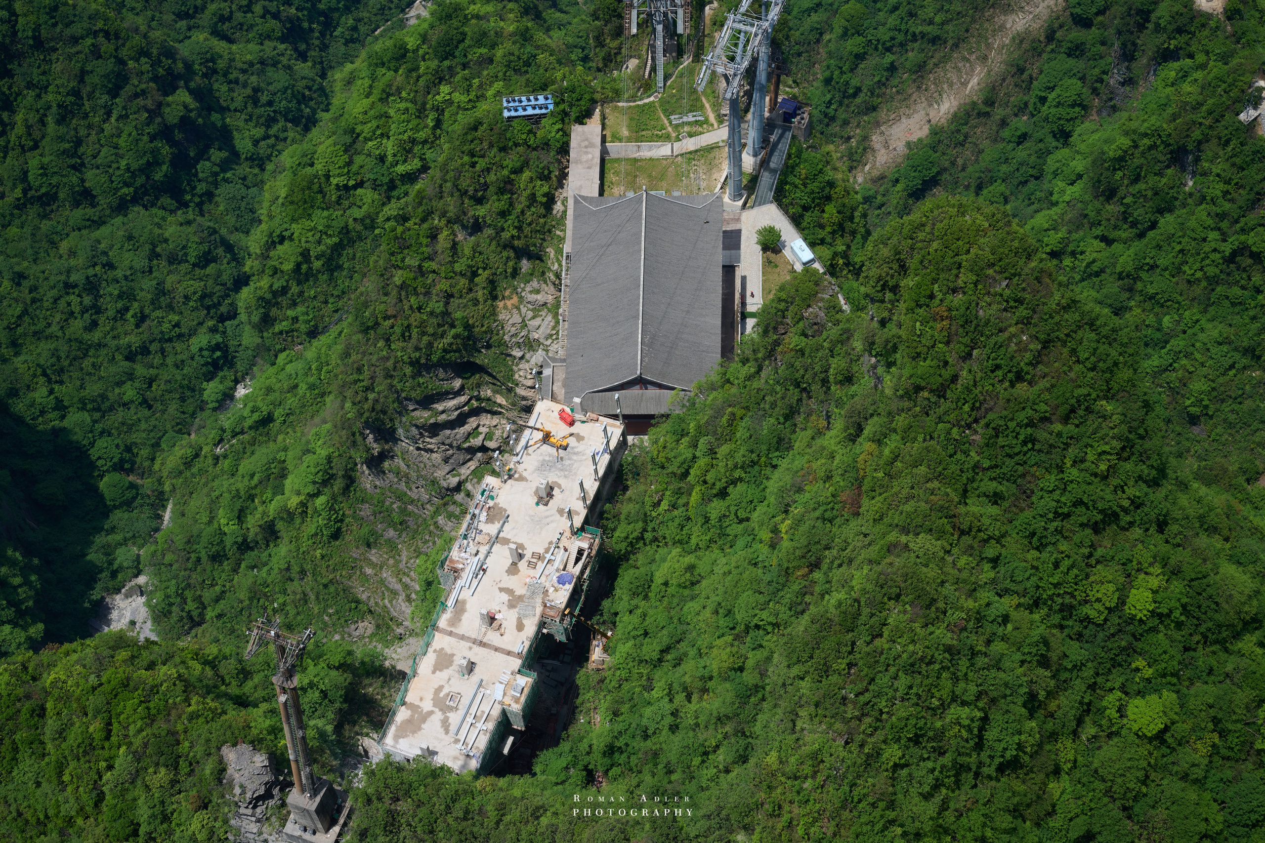 Heaven’s Gate — Zhangjiajie’s Iconic Mountain