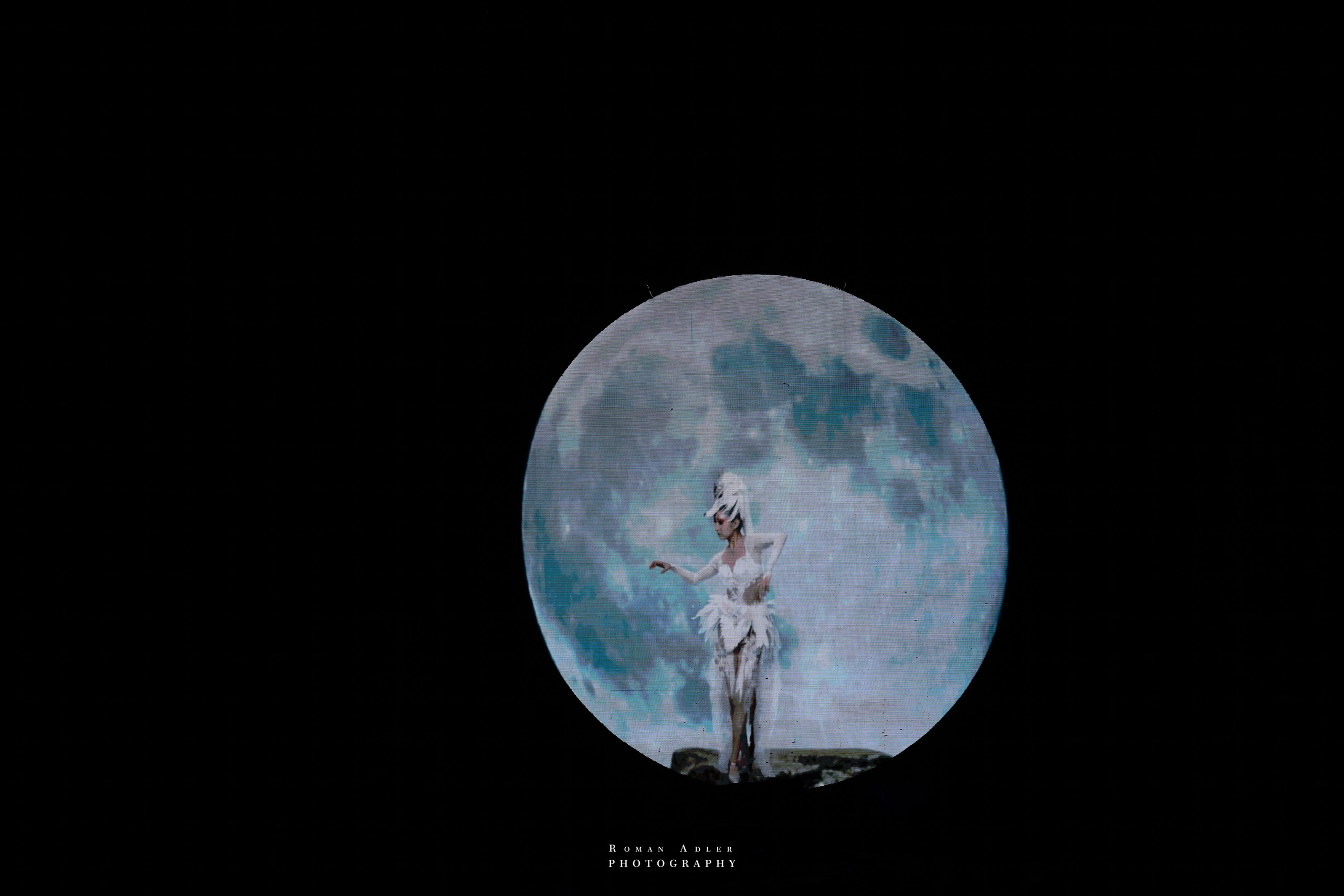 Театр Лисы. 摄影师罗曼·阿德勒