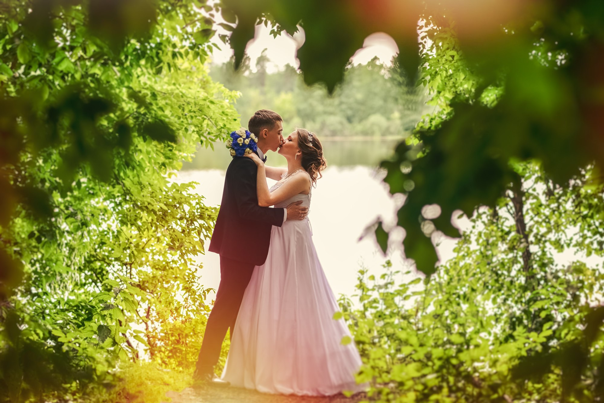 Свадебная Фотосессия в г. казани | Фотограф на Свадьбу в г. Казани Фотограф Садег Азарми тел. +79172288430 ✔ Сборы невесты и жениха✔ Утро невесты (детали, эмоции, подготовка)✔ Репортажная съёмка ЗАГСа и выездной регистрации✔ Свадебная прогулка✔ Фотосъёмка банкета и вечеринки✔ Креативные и тематические свадьбы✔ Свадьба на природе (лайфстайл)✔ Девичники и мальчишники