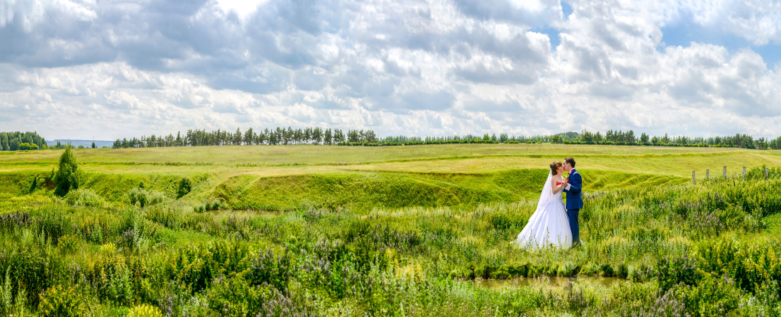 Свадебная Фотосессия в г. казани | Фотограф на Свадьбу в г. Казани Фотограф Садег Азарми тел. +79172288430 ✔ Сборы невесты и жениха✔ Утро невесты (детали, эмоции, подготовка)✔ Репортажная съёмка ЗАГСа и выездной регистрации✔ Свадебная прогулка✔ Фотосъёмка банкета и вечеринки✔ Креативные и тематические свадьбы✔ Свадьба на природе (лайфстайл)✔ Девичники и мальчишники