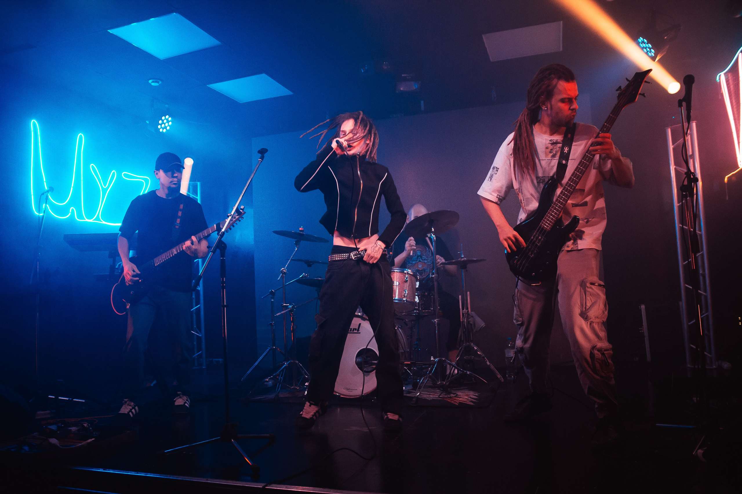 Isolator, Красноярск, 23.11.2025, Волна. Фотограф Регина Крикунова г. Красноярск