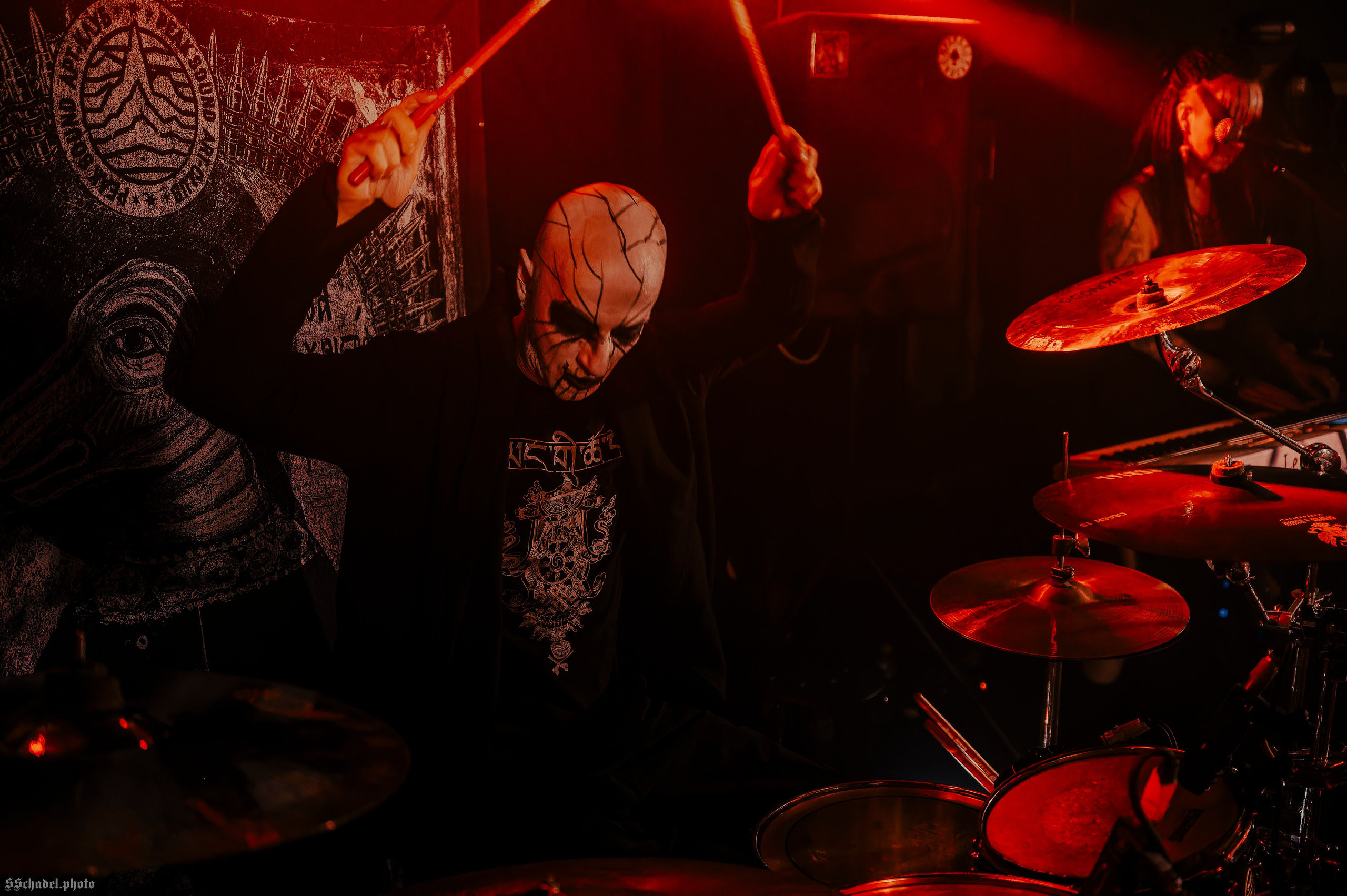 Frostlagte Måne 18.10.25. We will make everything metal!