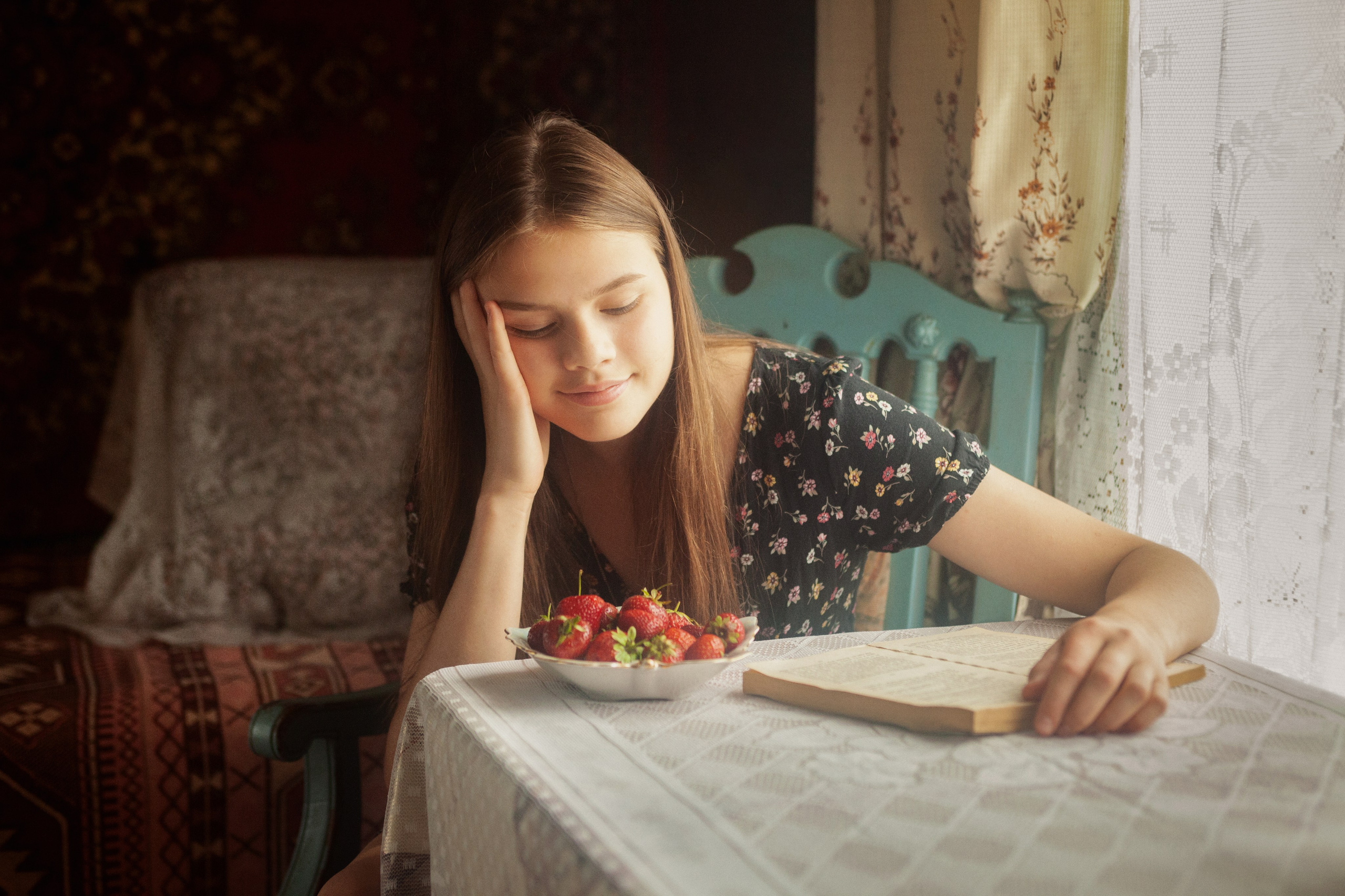Арина. Фотограф Антонина Свешникова. ВЫПУСКНЫЕ ФОТОКНИГИ для детских садов и школ. Москва, Владимир