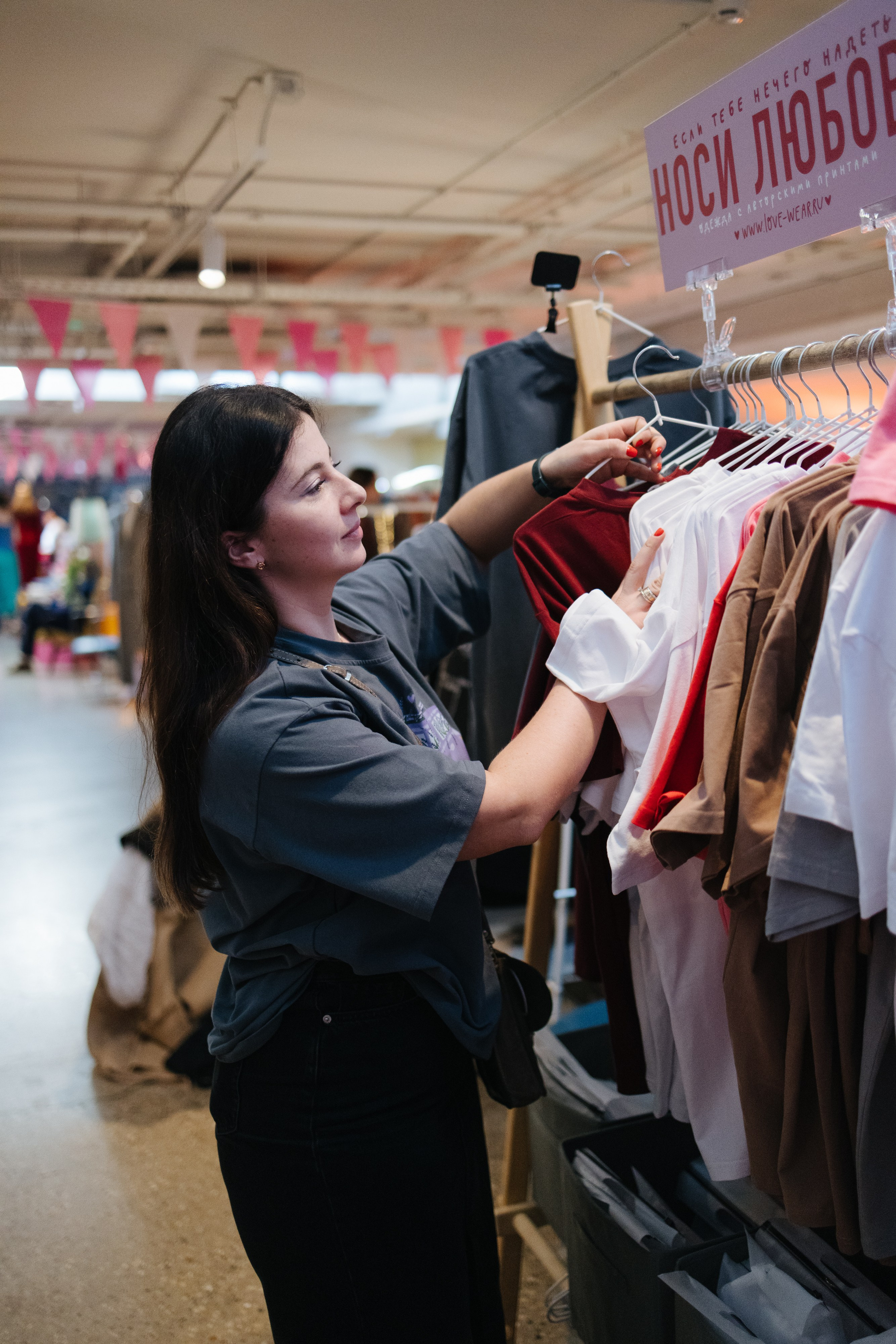 7–8 марта 2025 в пространстве «Три вокзала. Депо» / День 2 / фото Валерий Белобеев. Фотоотчеты «Ламбада-маркета»