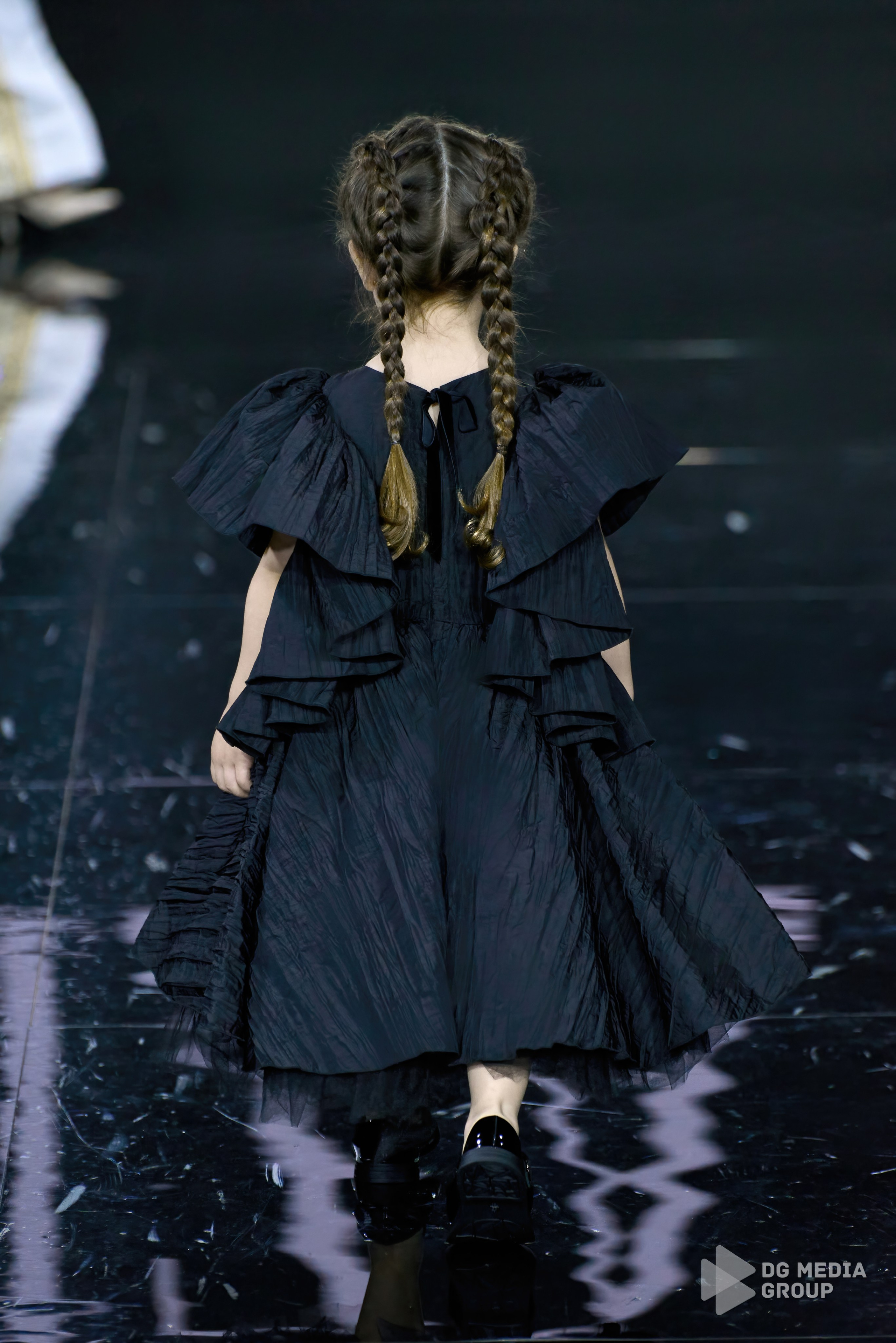 Giza | sfw 2025 | the fragment. DG MEDIA GROUP | Контент для модных показов и концертов