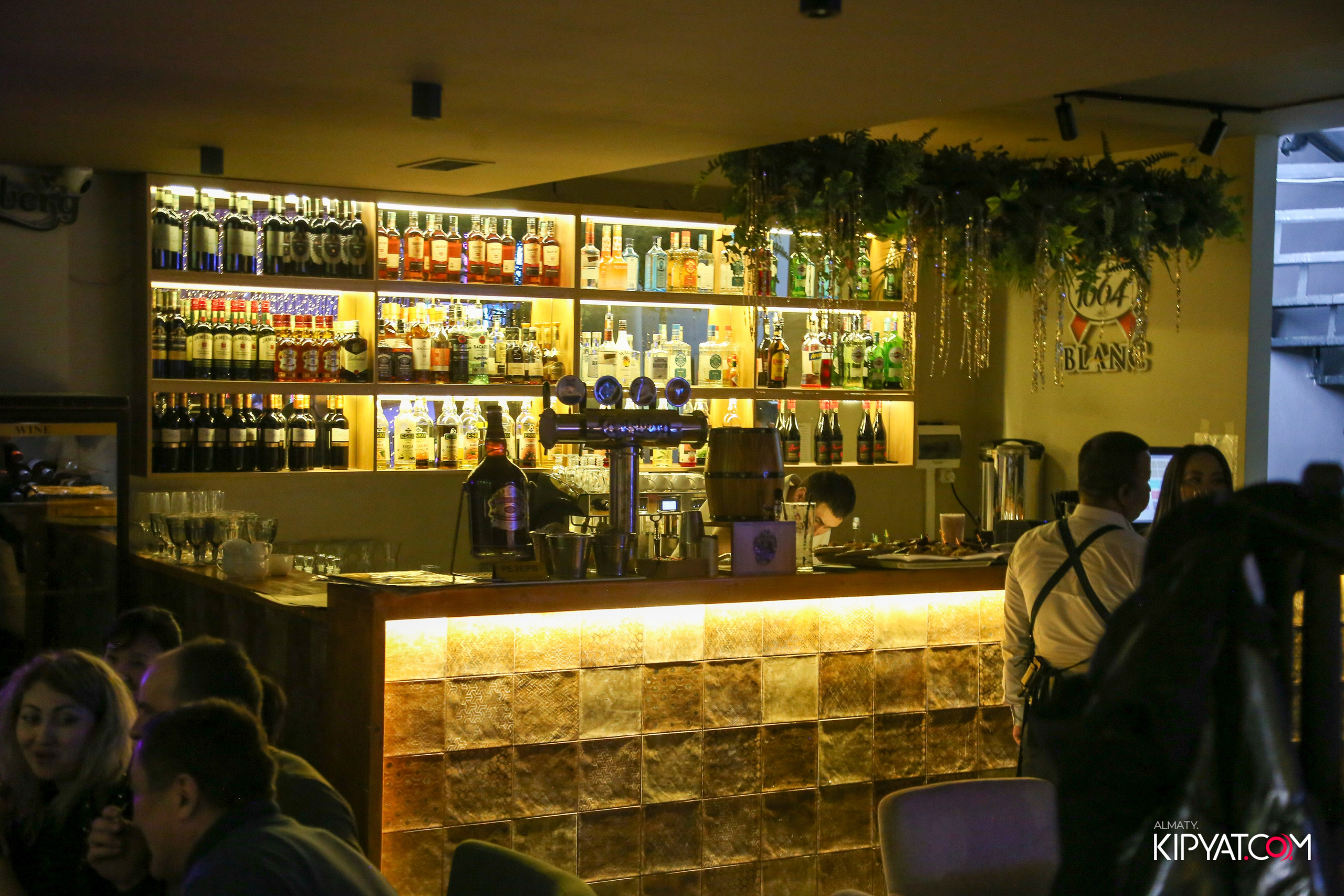 LIFE GRILL CAFE. КИПЯТКОМ АЛМАТЫ! Фотосъемка мероприятий в Алматы