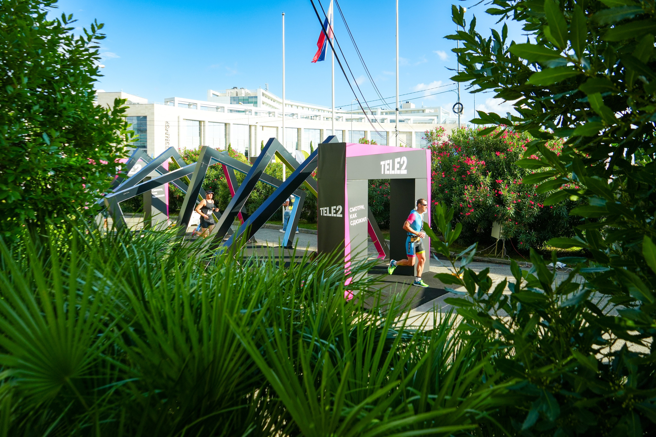 Фотоотчет партнерской интеграции для компании TELE2 на фестивале Ironstar. Репортажный фотограф в Красной Поляне и Сочи Павлюченко Екатерина