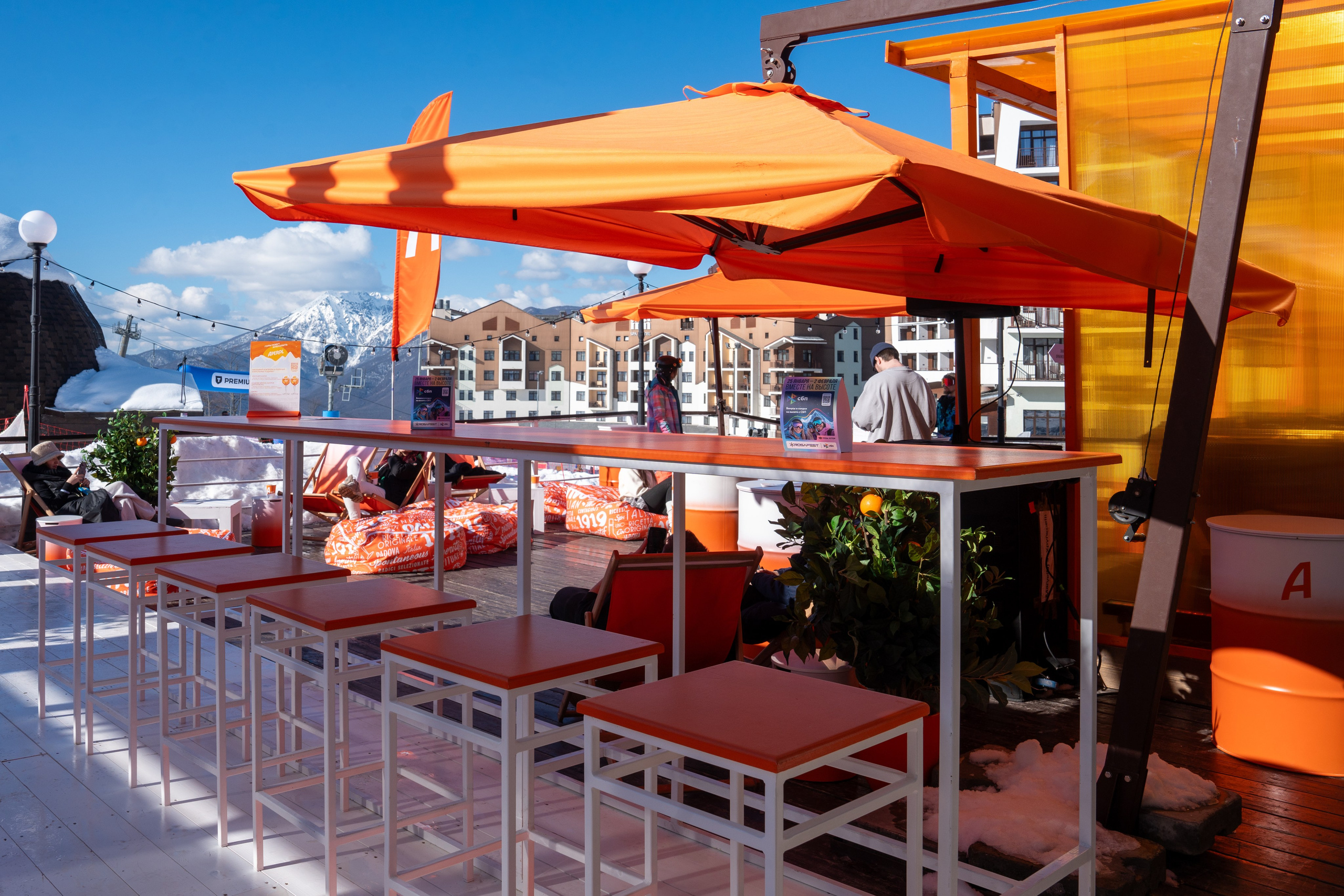 Фотоотчет партнерской интеграции Aperol Spritz на Роза Фест 2025. Репортажный фотограф в Красной Поляне и Сочи Павлюченко Екатерина