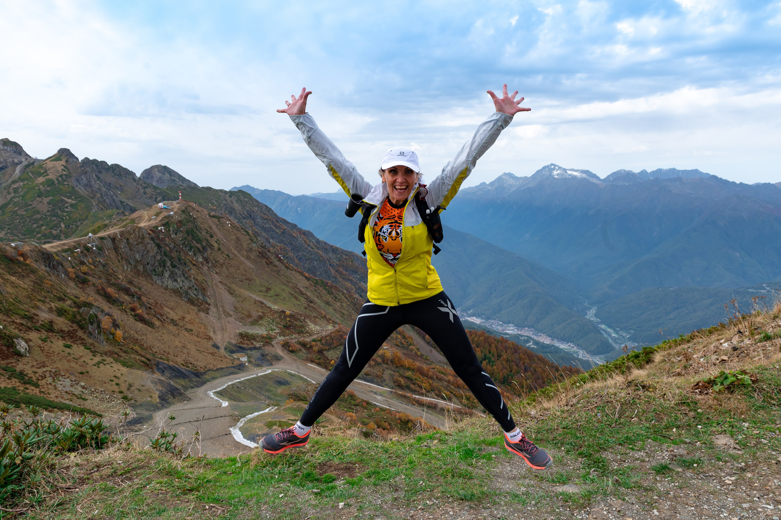 Хайкинг по трем курортам Красной Поляны 2022. Репортажный фотограф в Красной Поляне и Сочи Павлюченко Екатерина