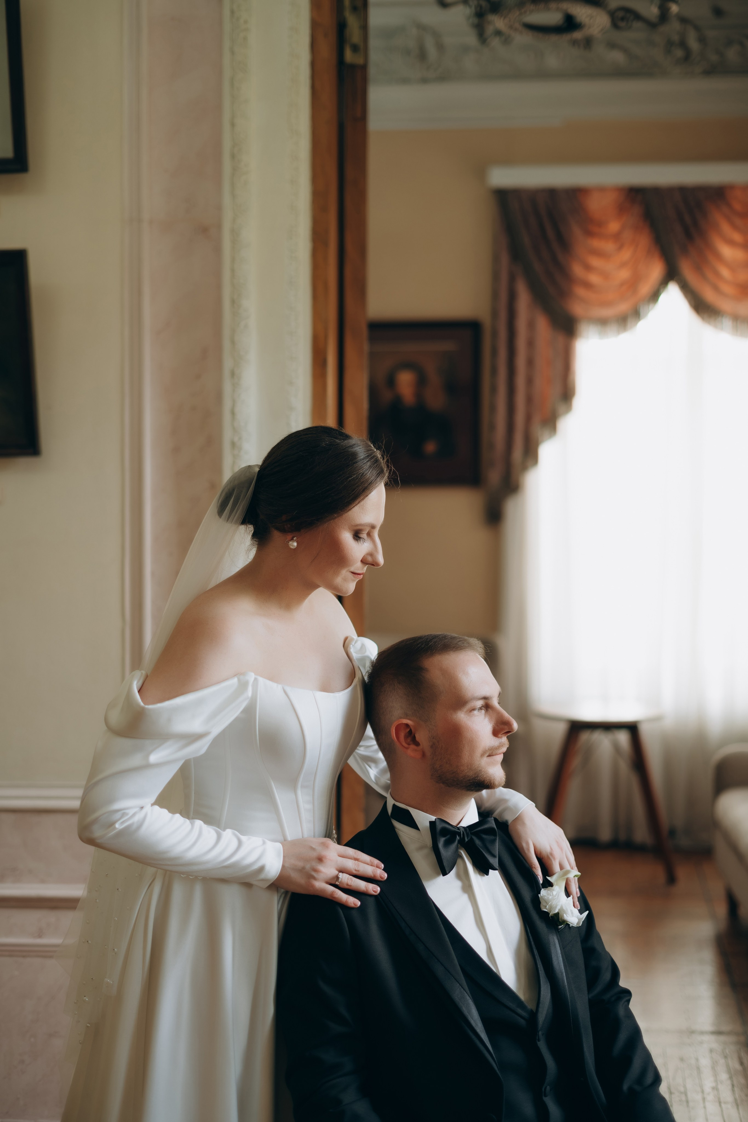 Свадебная фотосессия в Москве / Библиотека-читальня им. А. С. Пушкина. Фотограф Москва Виктория-Антуанетта