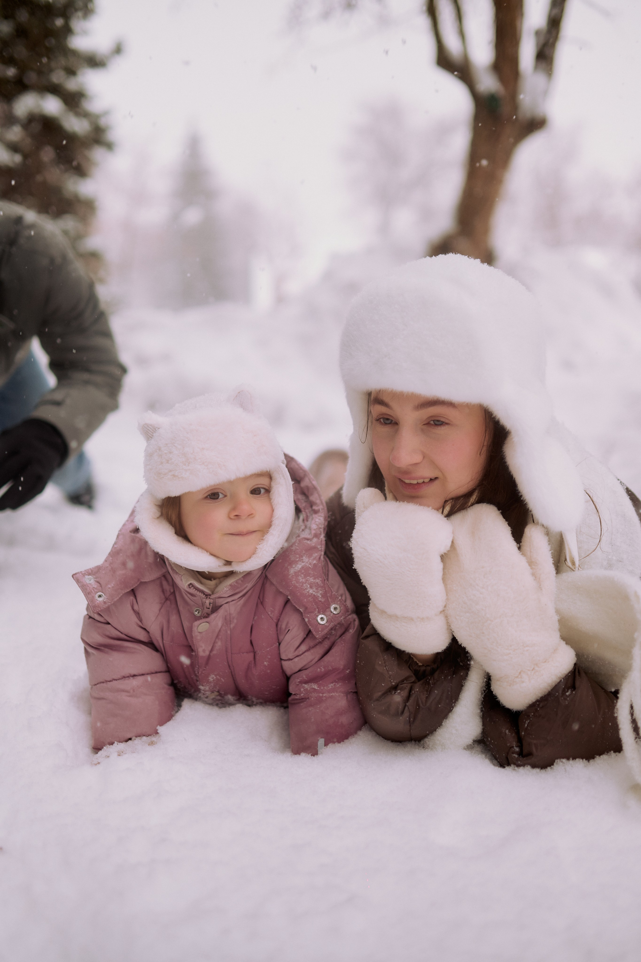 Андрей, Леся и Василиса в снежном парке. Семейный и свадебный lifestyle-фотограф в Москве Мария Петрова