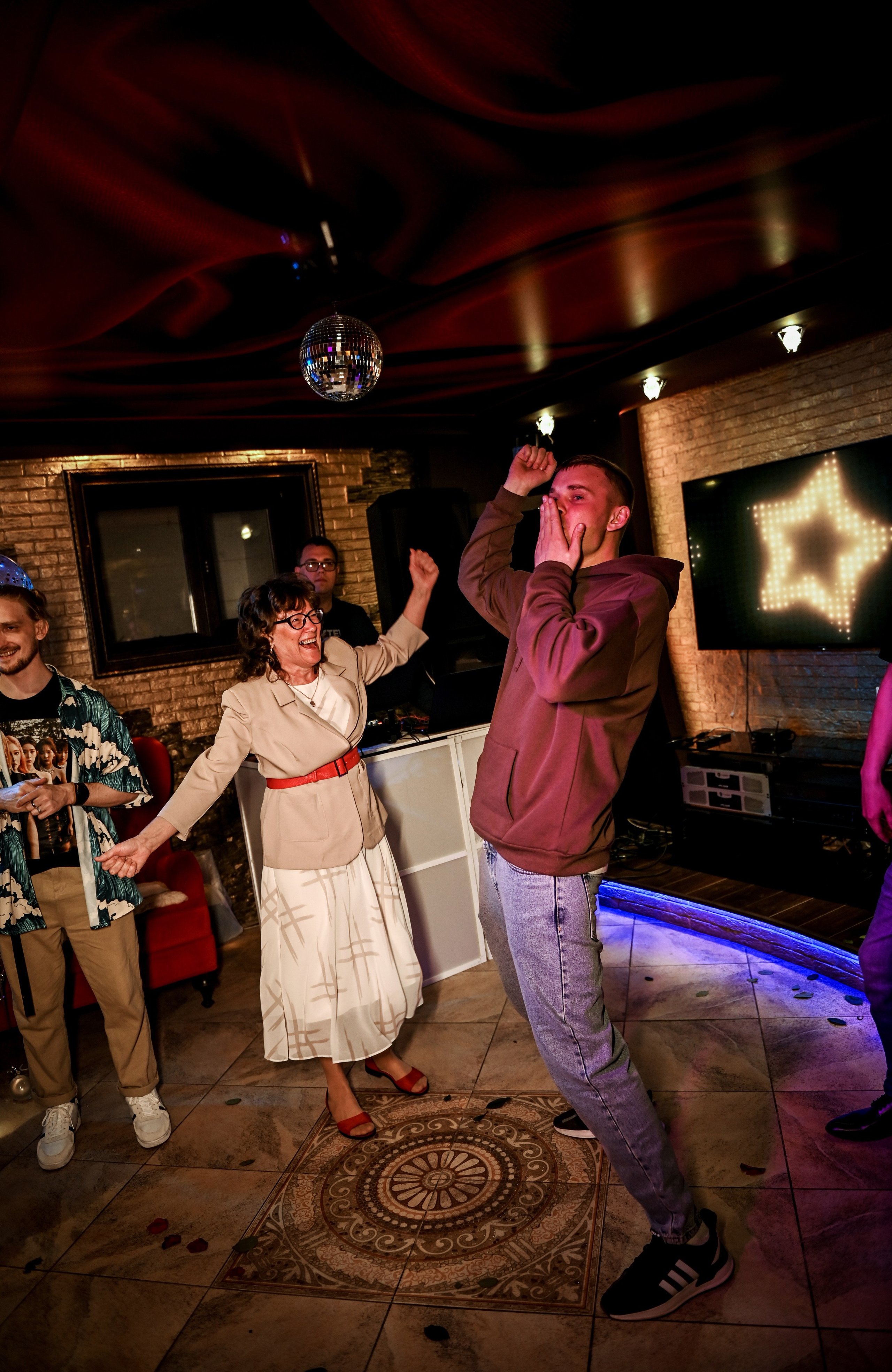 День рождения. Свадебный, семейный, детский, контент фотограф в Омске Максим Ильин