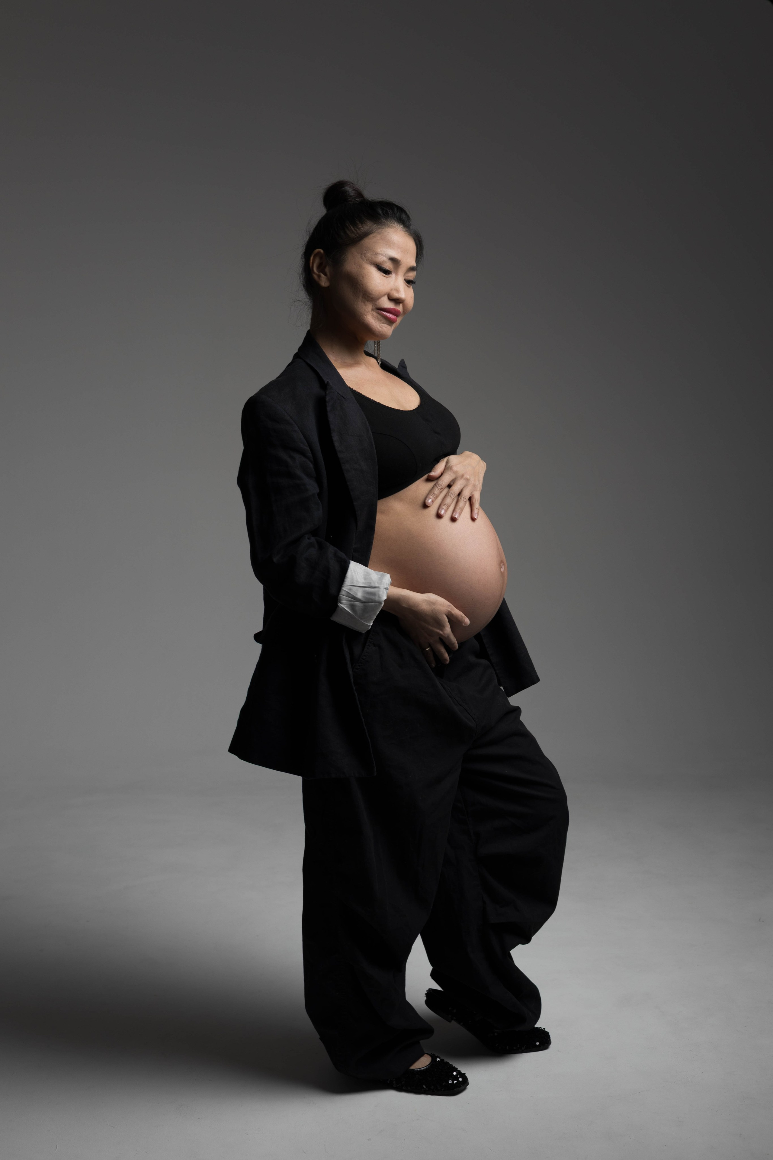 Студийная фотосессия беременности в студии Соул