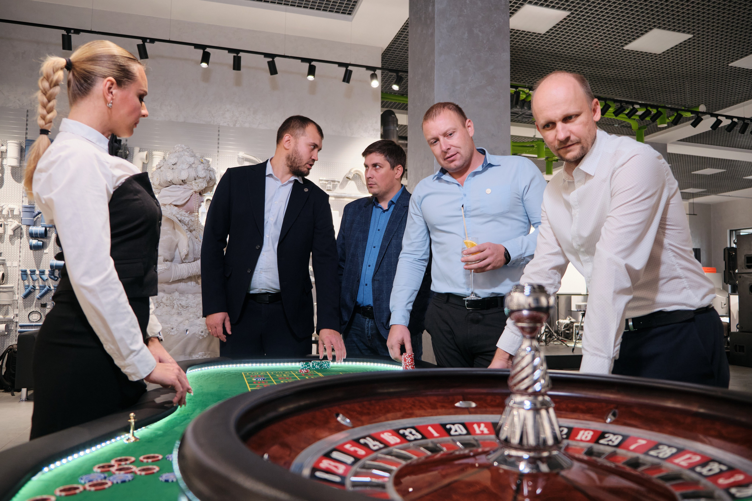 Открытие салона 100 градусов. Антон Ив