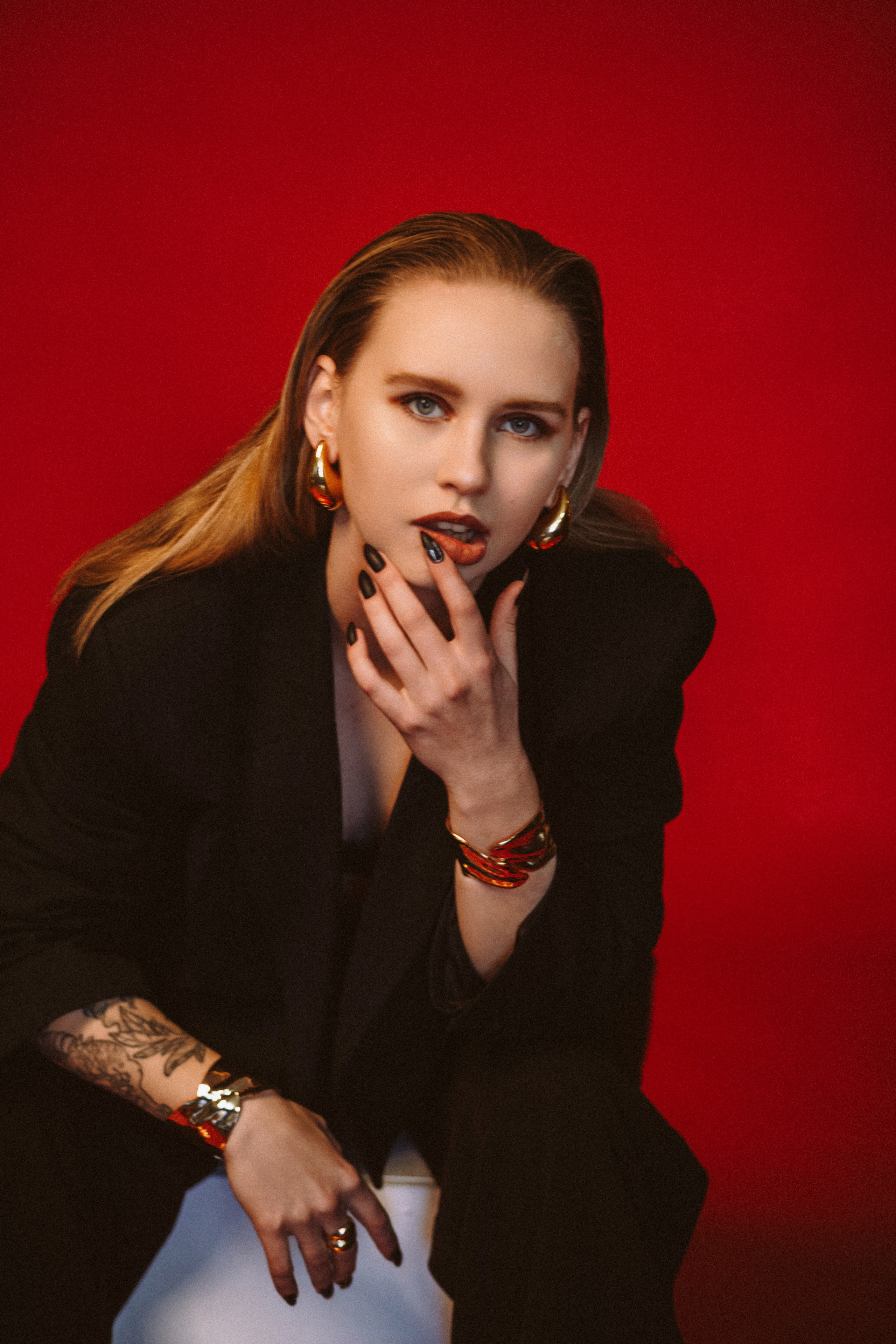 Арина на красном. Семейный фотограф в Вышнем Волочке — Ульяна Иванова | Фотосессии для всей семьи