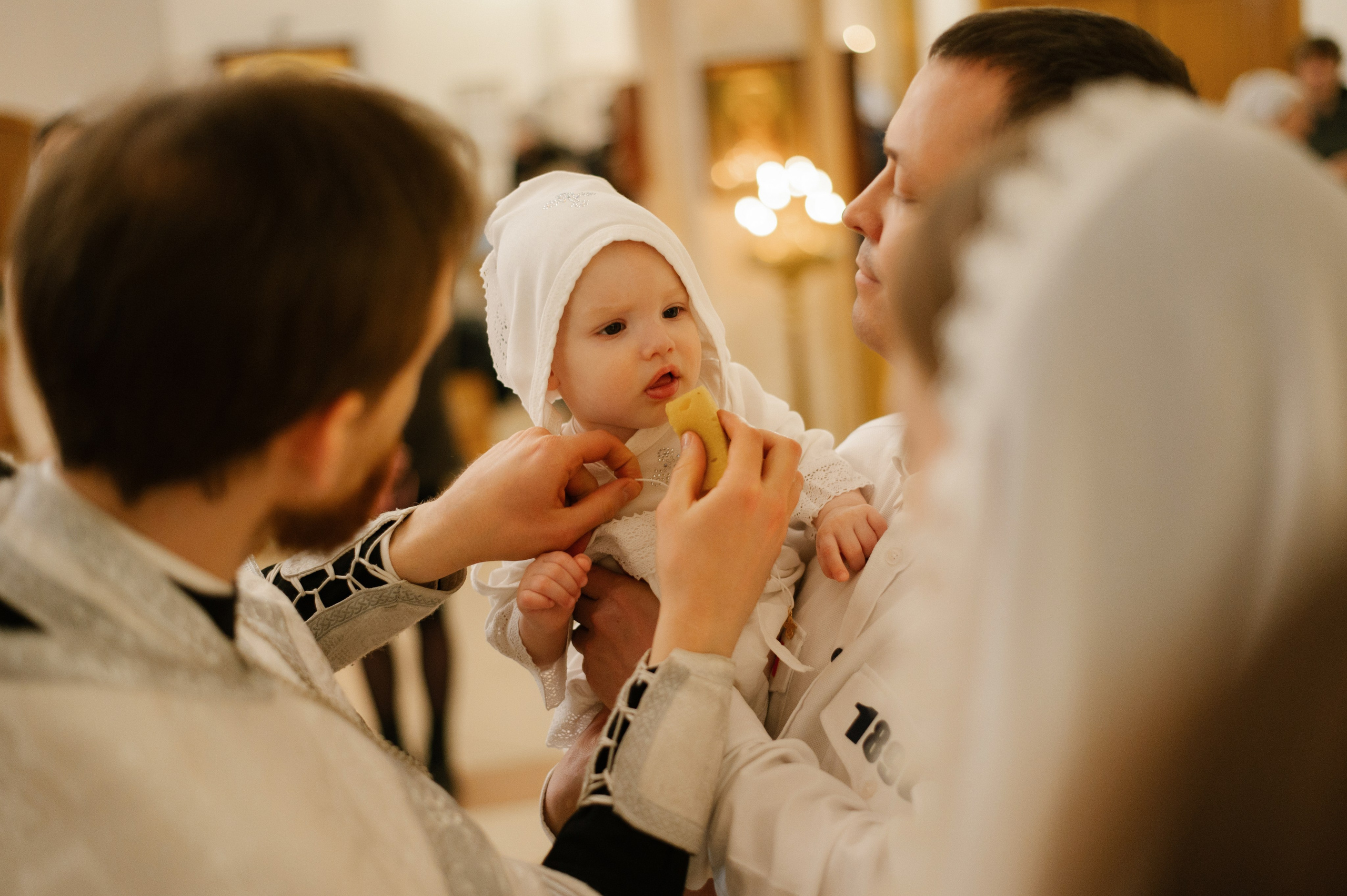 Фотограф на крещение. Фотосессия таинства крещения. Храм блаженной Матроны Московской в Дмитровском. Семейный и свадебный фотограф в Москве Татьяна Николаева