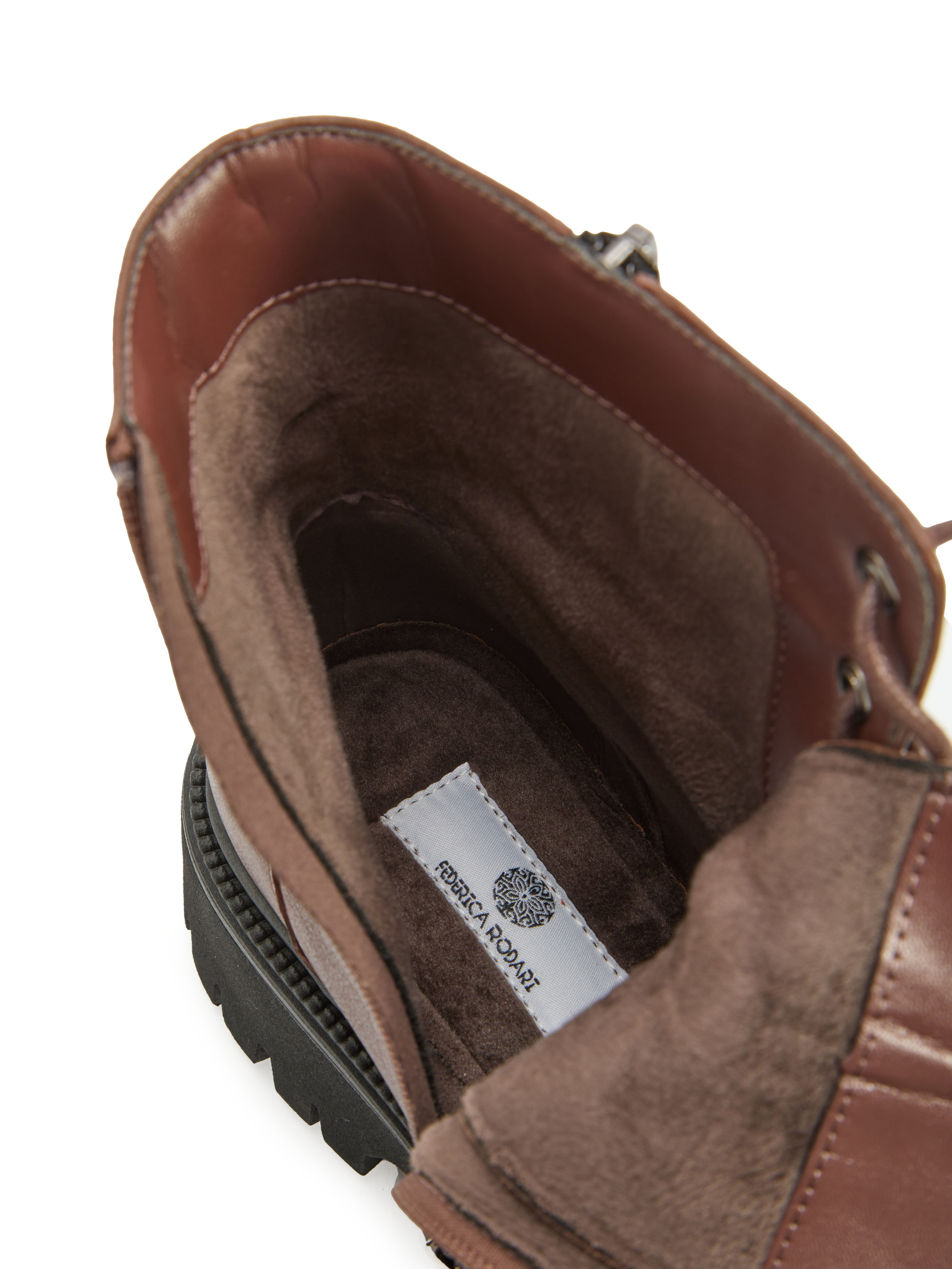 Каталожная фотография обуви. Фотограф в Москве Егор Гончаров