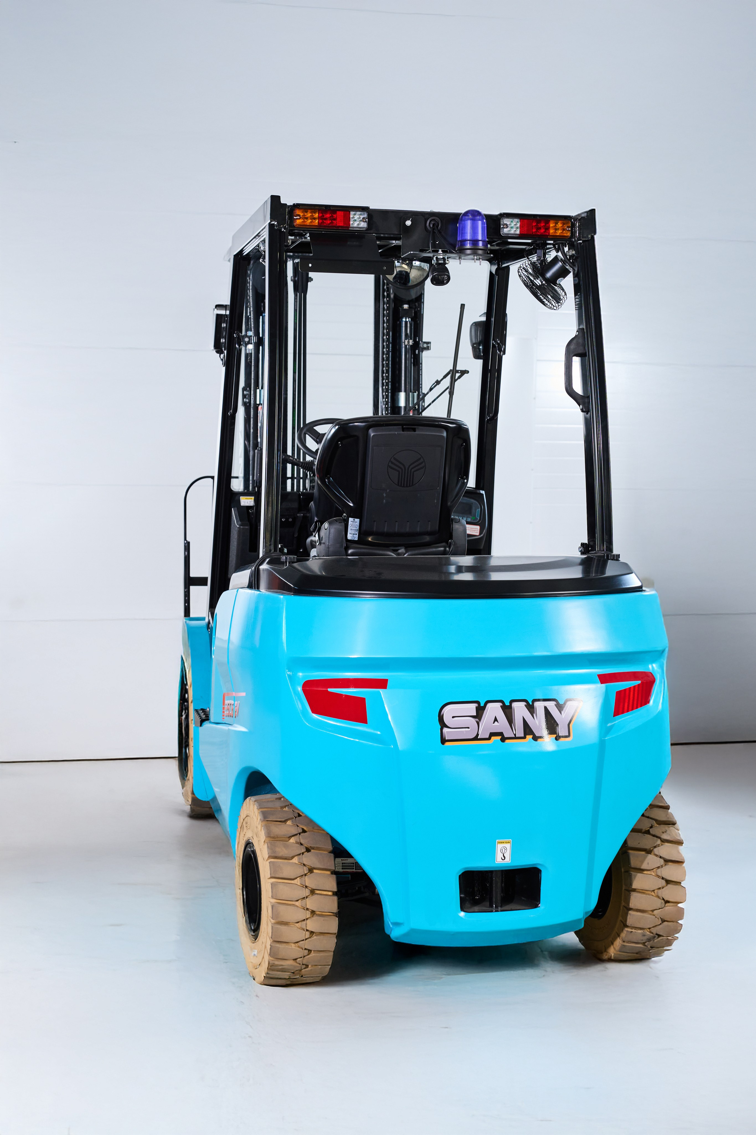 Производственная съёмка (погрузчики). Фотограф и видеограф