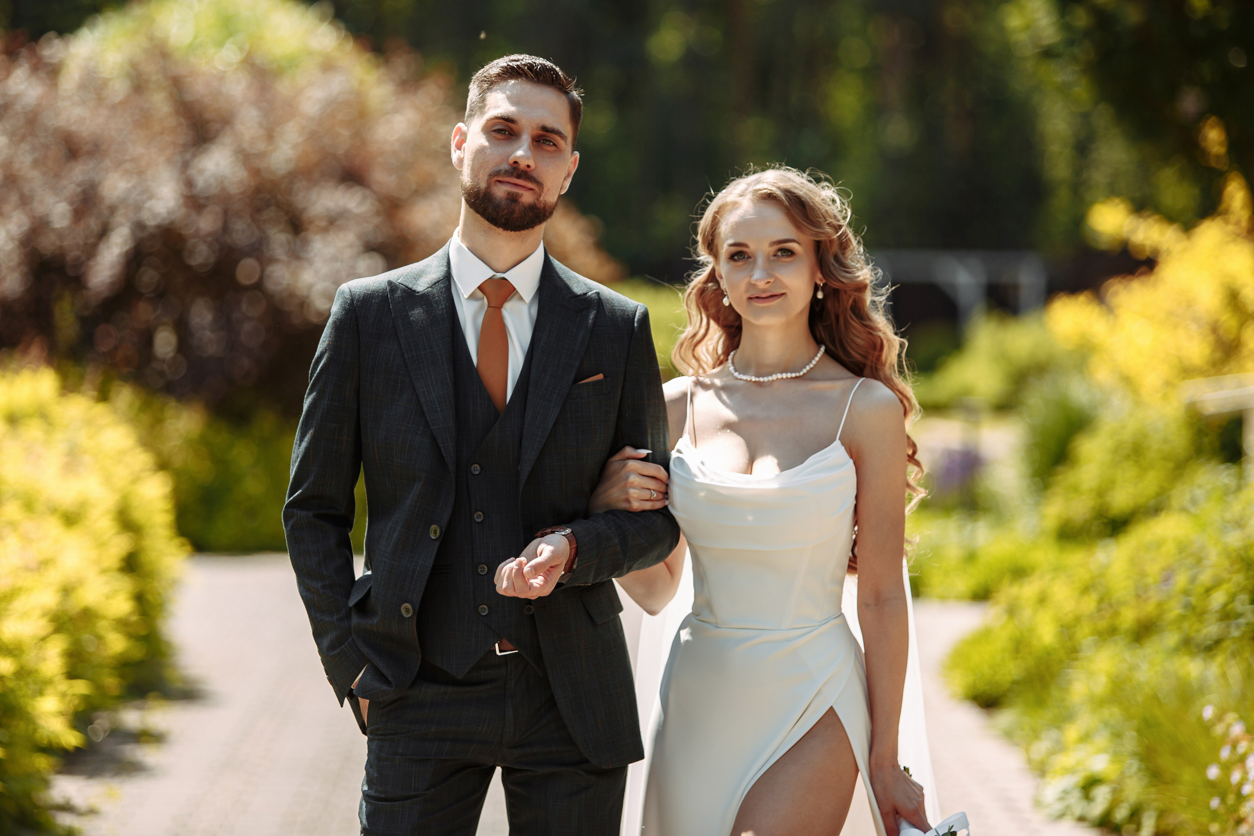 Свадебная фотосессия с кабриолетом и в загородном клубе Artiland. Свадебный фотограф Москва и МО Сергей Киржаев