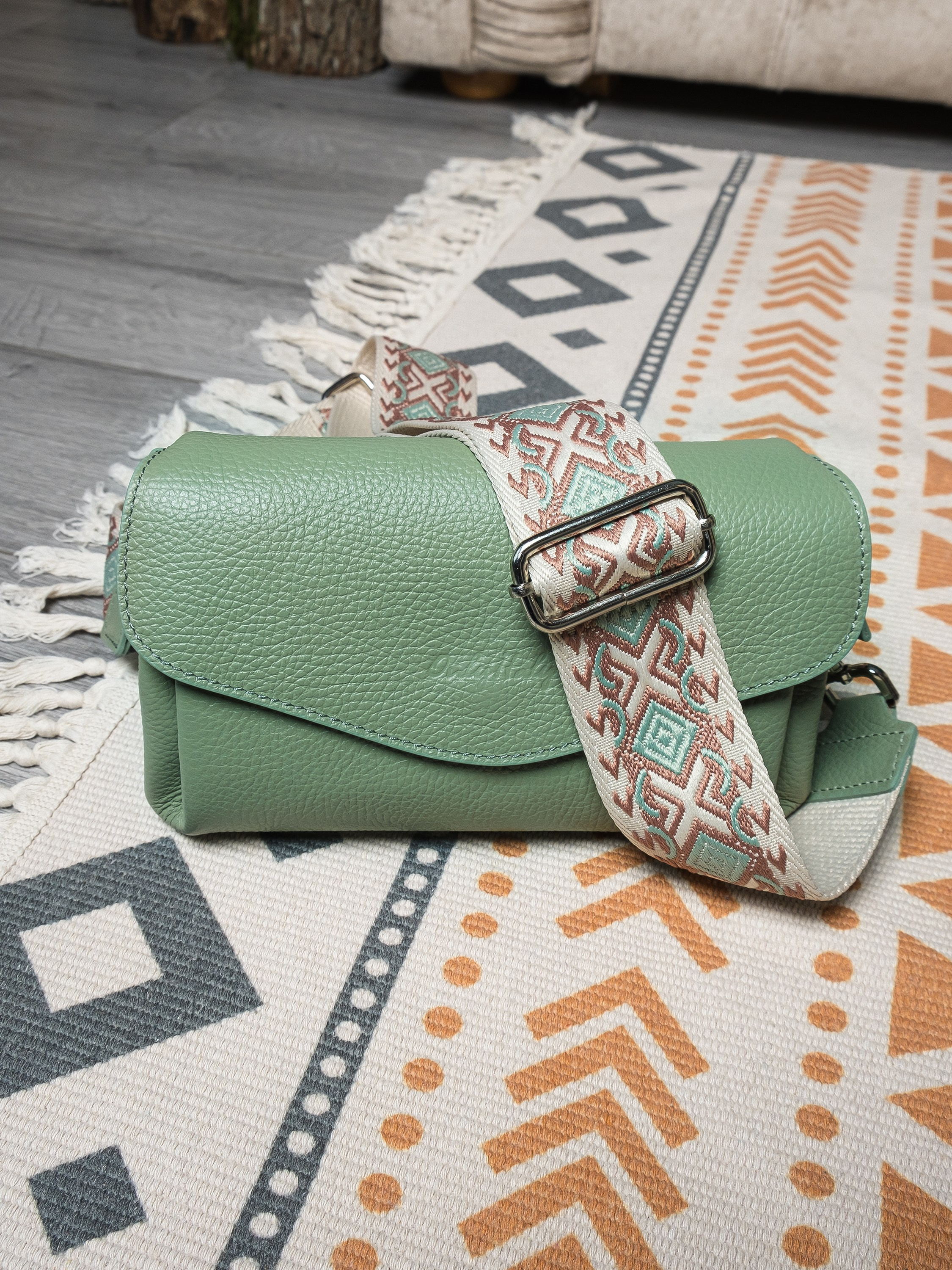 Предметная съёмка сумок для маркетплейсов. Предметный фотограф в Симферополе Антон Катунин