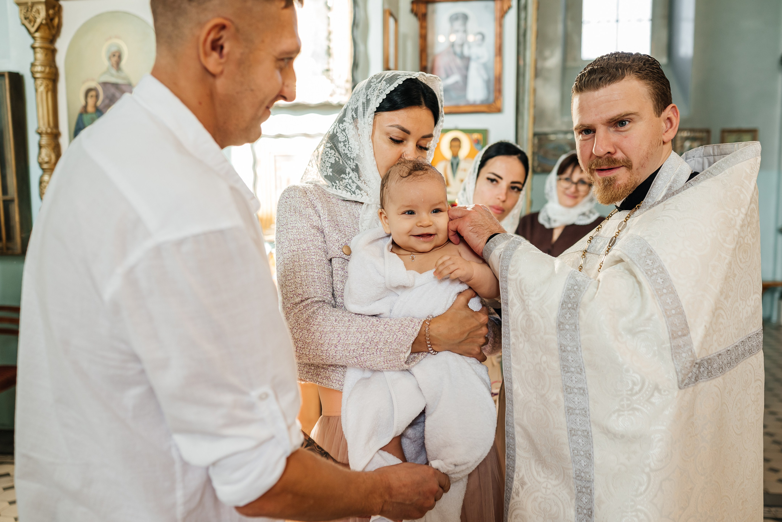 Крещение в Храме Успения Пресвятой Богородицы Гундоровский. Фотограф в Каменске-Шахтинском и парке Лога Ольга Сагал