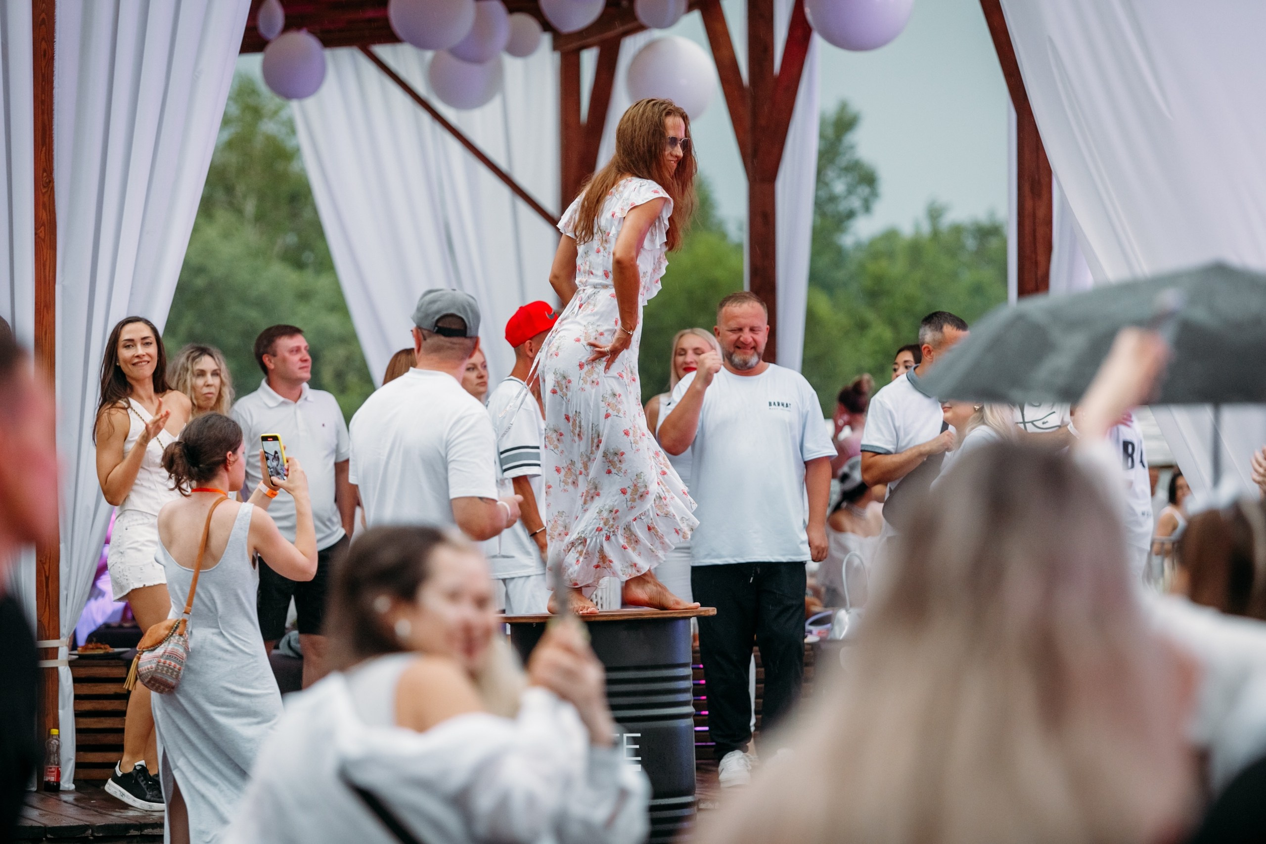 White Party @ Бархат парк. Репортажный фотограф Максим Полянский. Москва, Санкт-Петербург, Красноярск