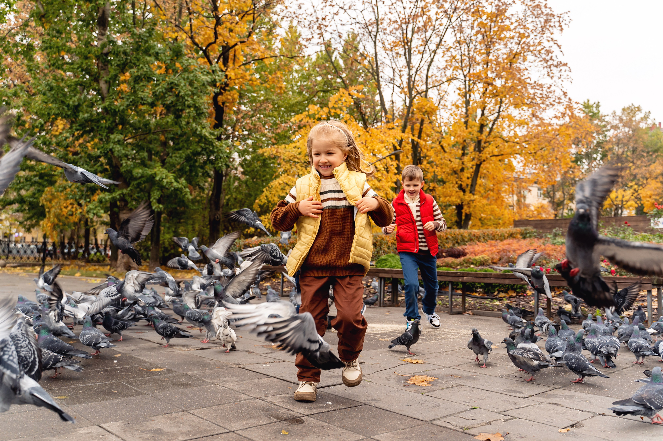Семейная осенняя фотосессия в парке Красногвардейские пруды. Фотограф \ Видеограф на Крещение, Венчание Москва| Семейные съемки