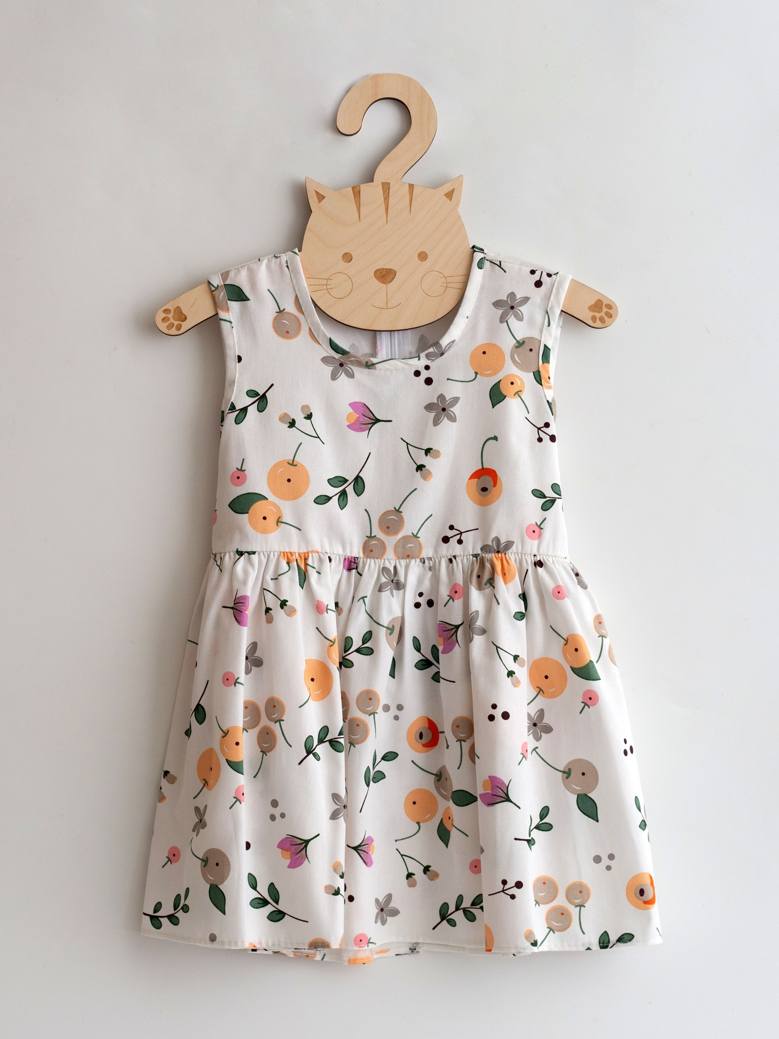 Детские платья цветные. Фотограф для различных событий, проектов, маркетплейсов, сайтов и мероприятий в Екатеринбурге