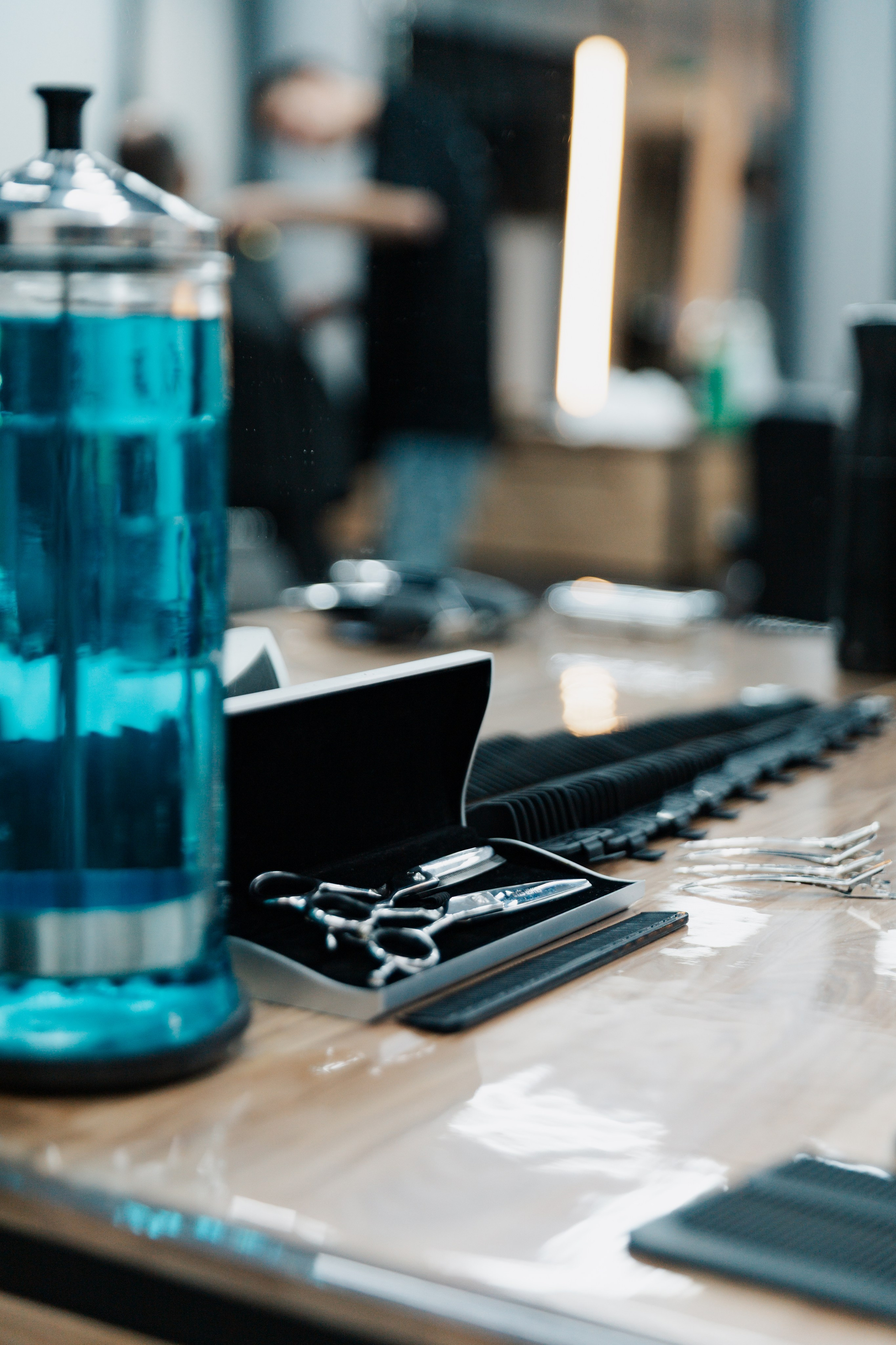 DERBY BARBERSHOP. LIYALEE PHOTO