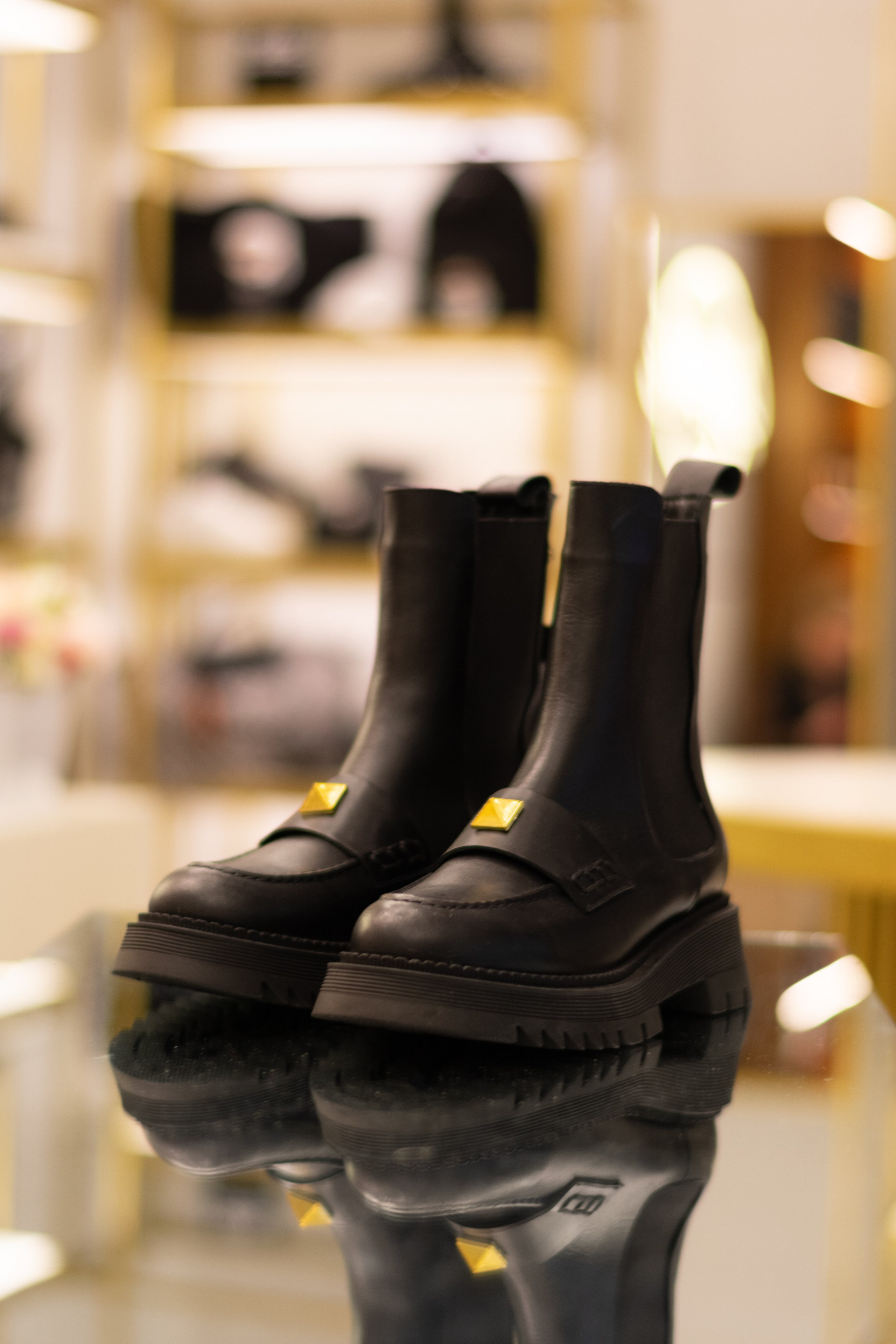 Для организаций. Предметная фотосессия для обувного магазина Capsula. Фотограф/видеограф Богдан Голованов