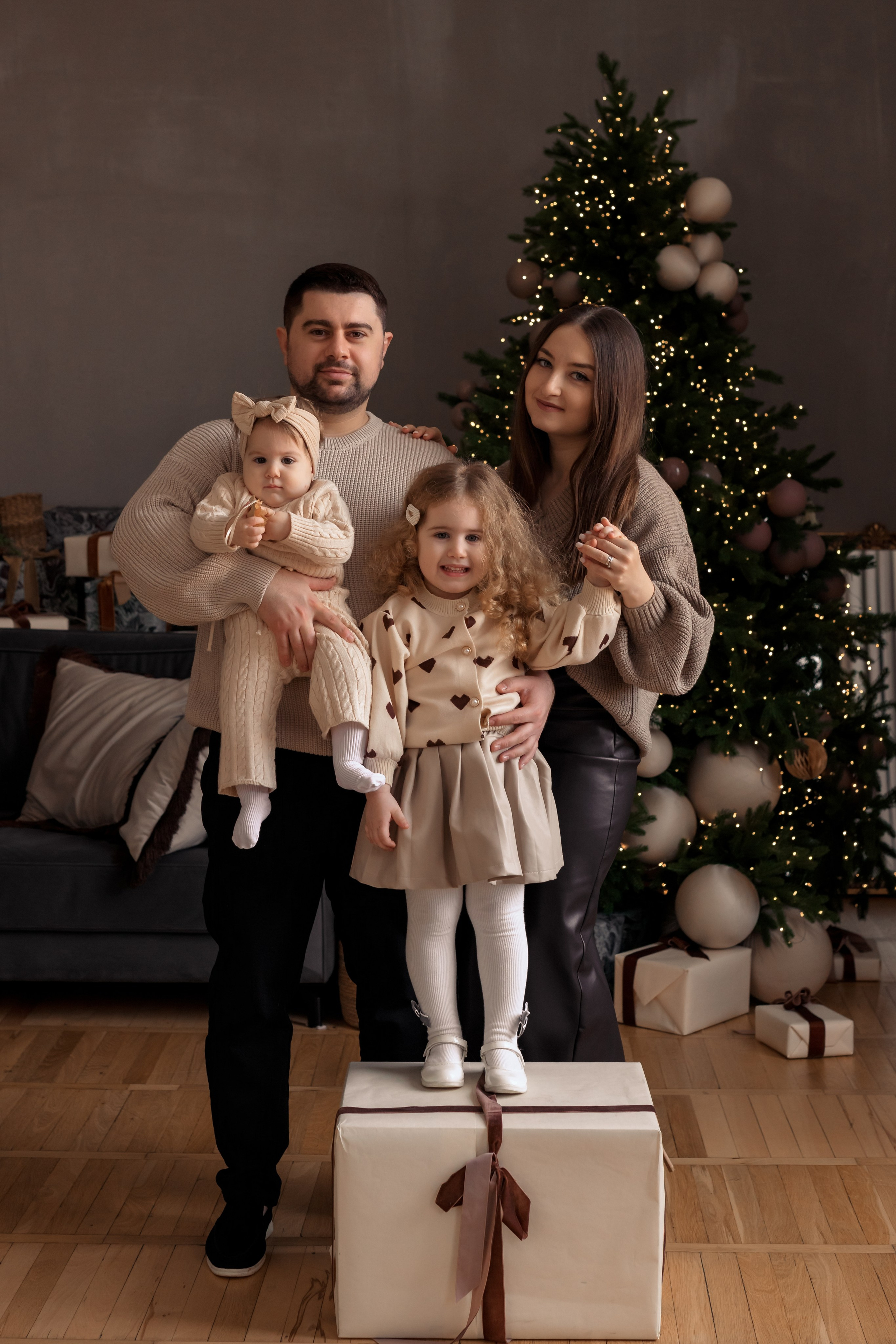 Папа, мама и две доченьки. Семейный и детский фотограф в Краснодаре Элона Литвинова